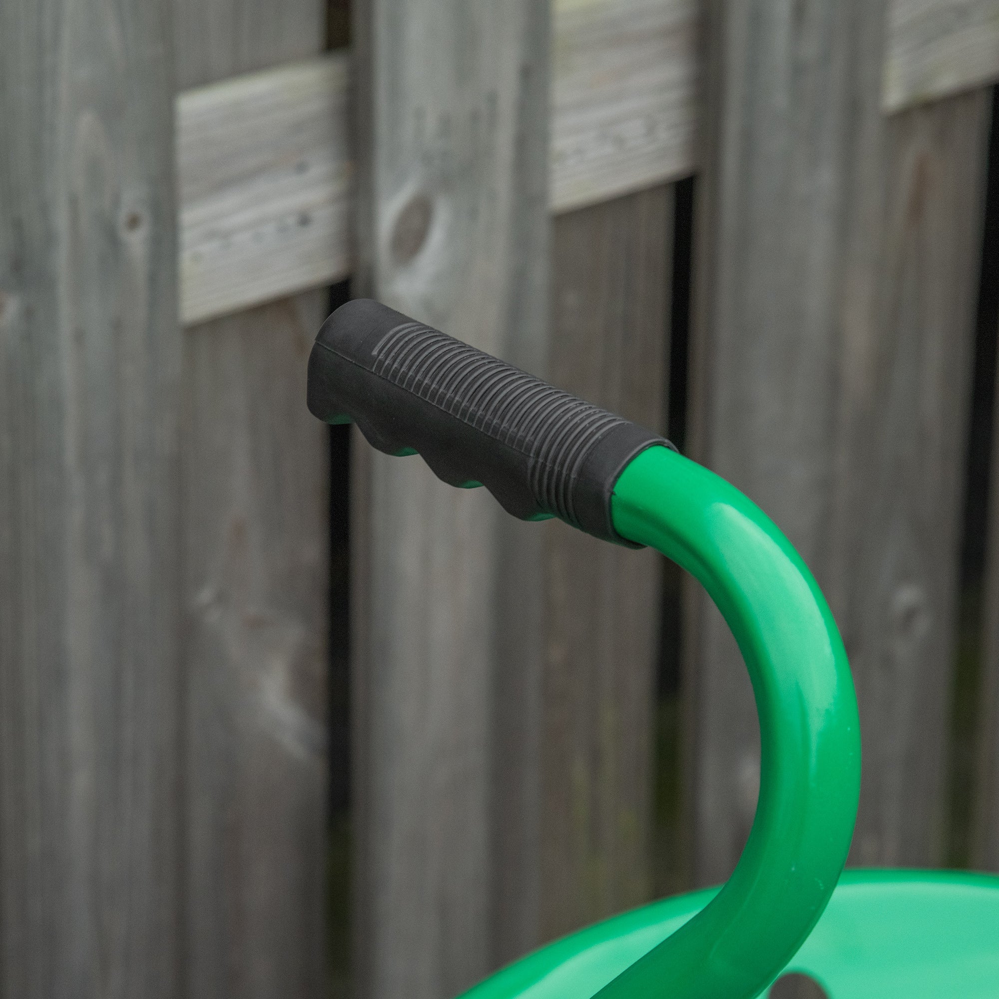 Outsunny Garden Scooter, Rolling Cart with Swivel and Adjustable Seat, Tool Tray, Bucket Basket, Green and Black