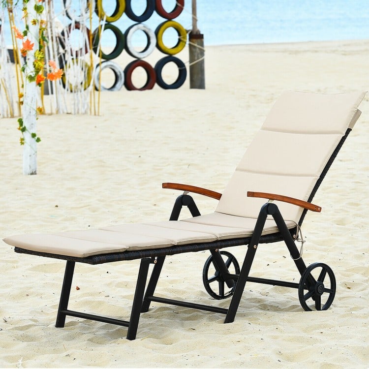 Outdoor Chaise Lounge Chair Rattan Lounger Recliner Chair-Beige