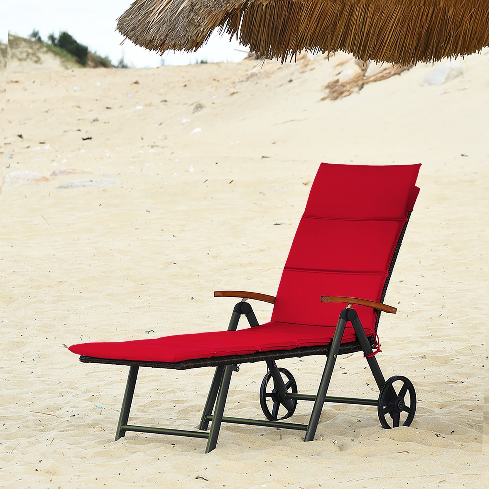 Outdoor Chaise Lounge Chair Rattan Lounger Recliner Chair-RedÂ