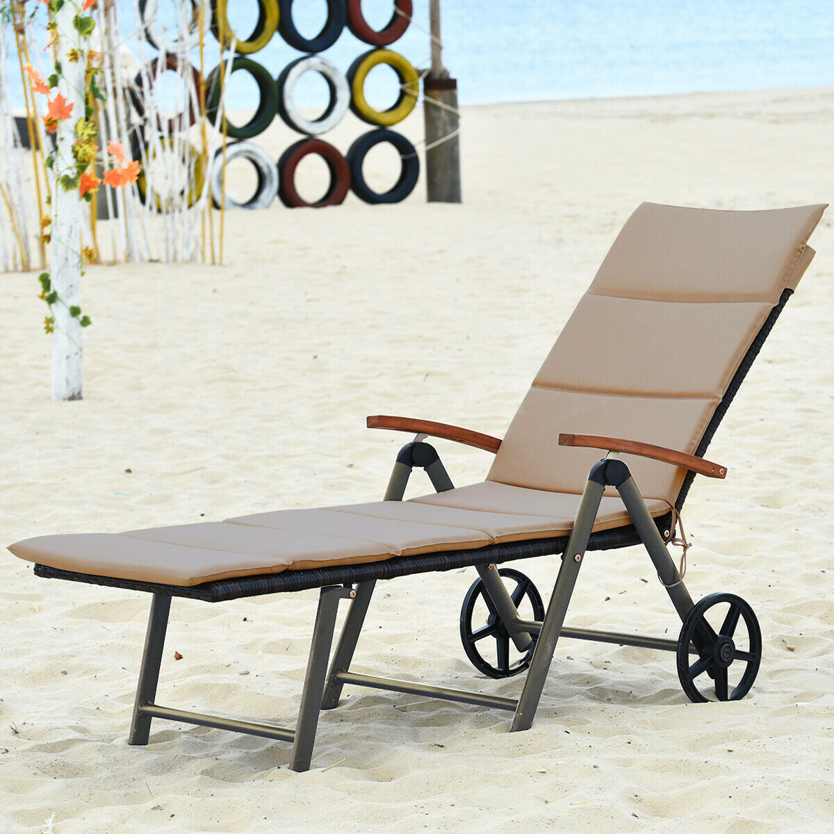 Outdoor Chaise Lounge Chair Rattan Lounger Recliner ChairÂ