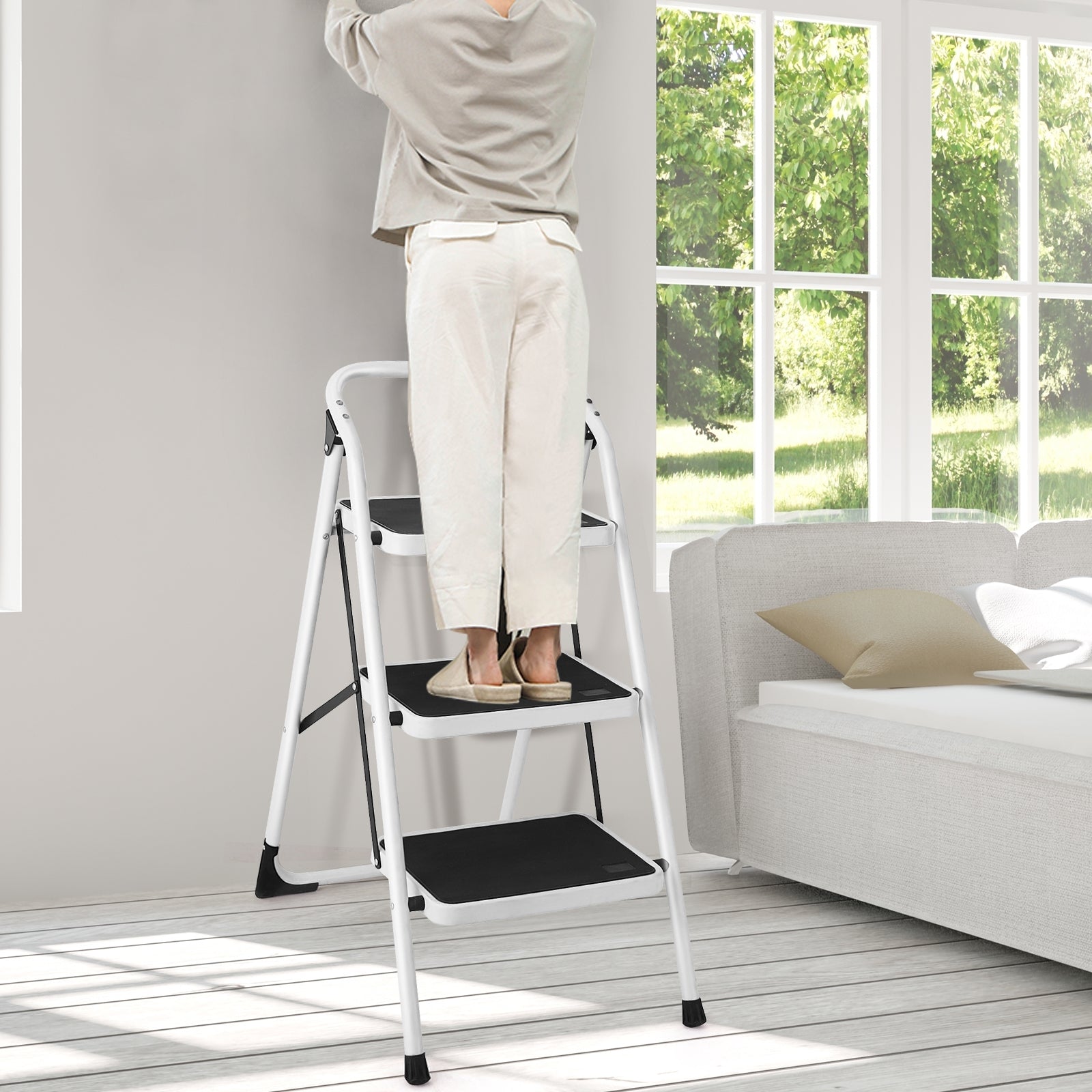 Folding 3-Step Ladder with Handgrip and Anti-Slip PlatformÂ