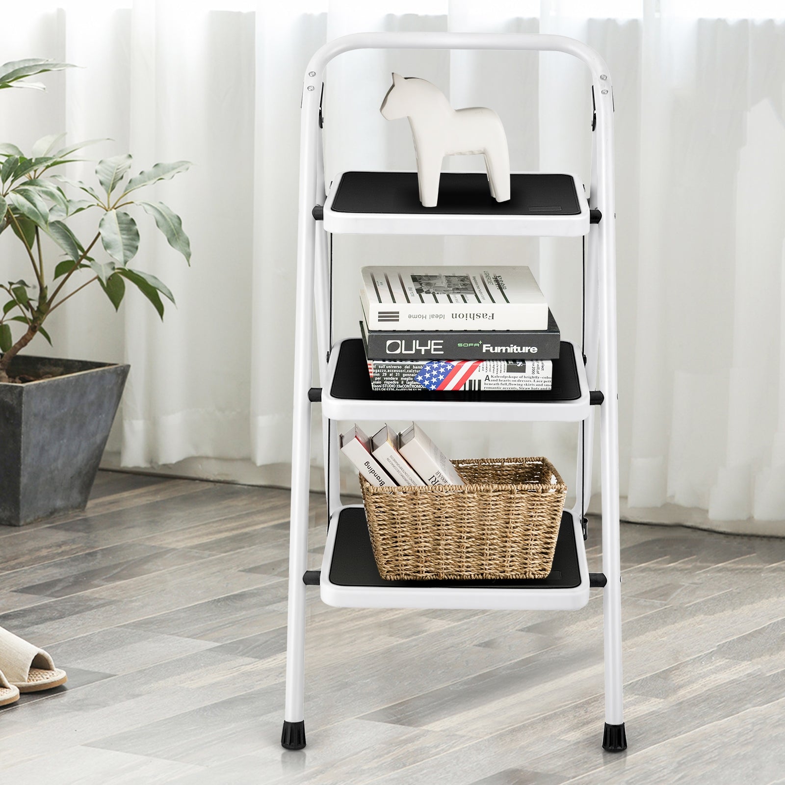 Folding 3-Step Ladder with Handgrip and Anti-Slip PlatformÂ
