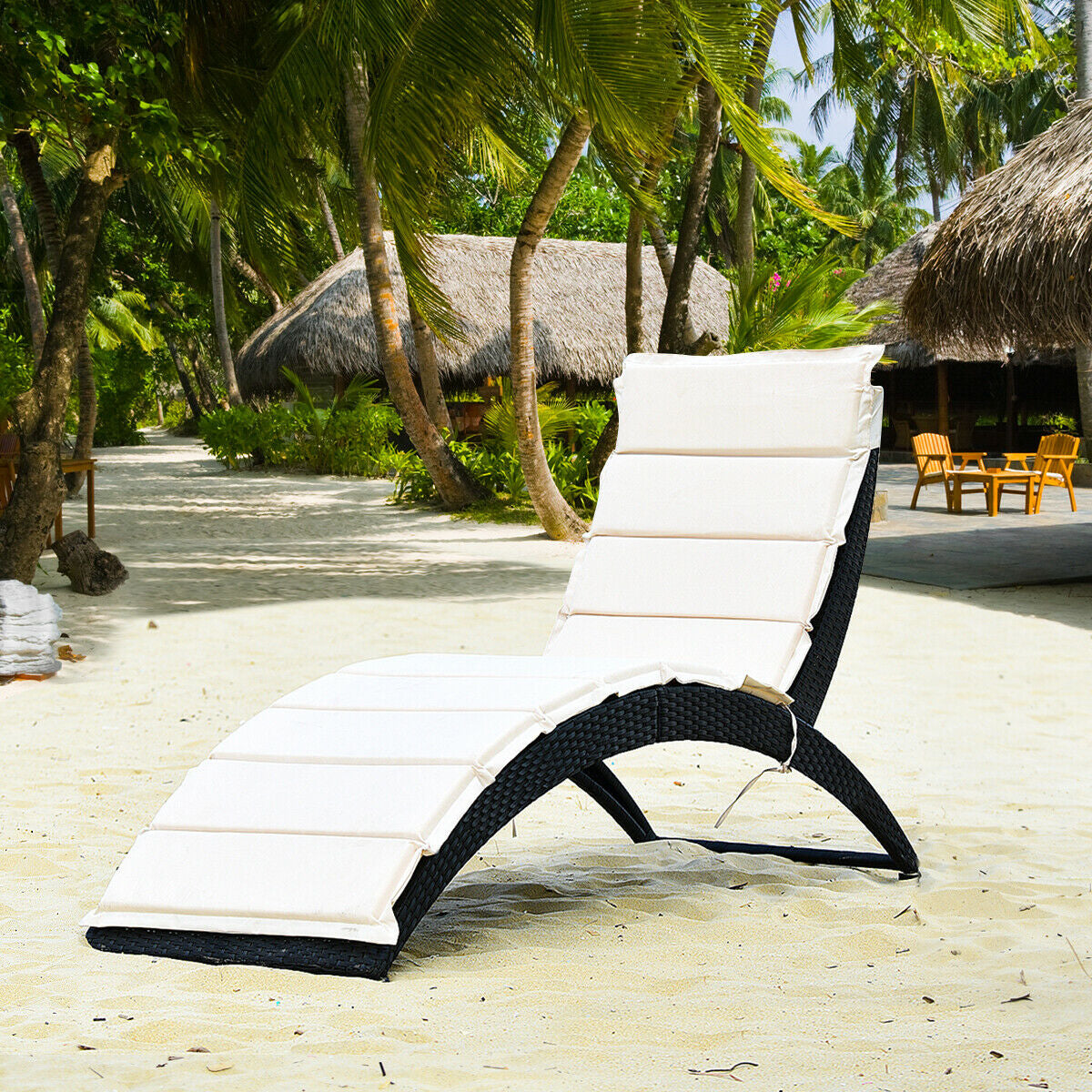 Folding Patio Rattan Portable Lounge Chair Chaise with Cushion-BeigeÂ