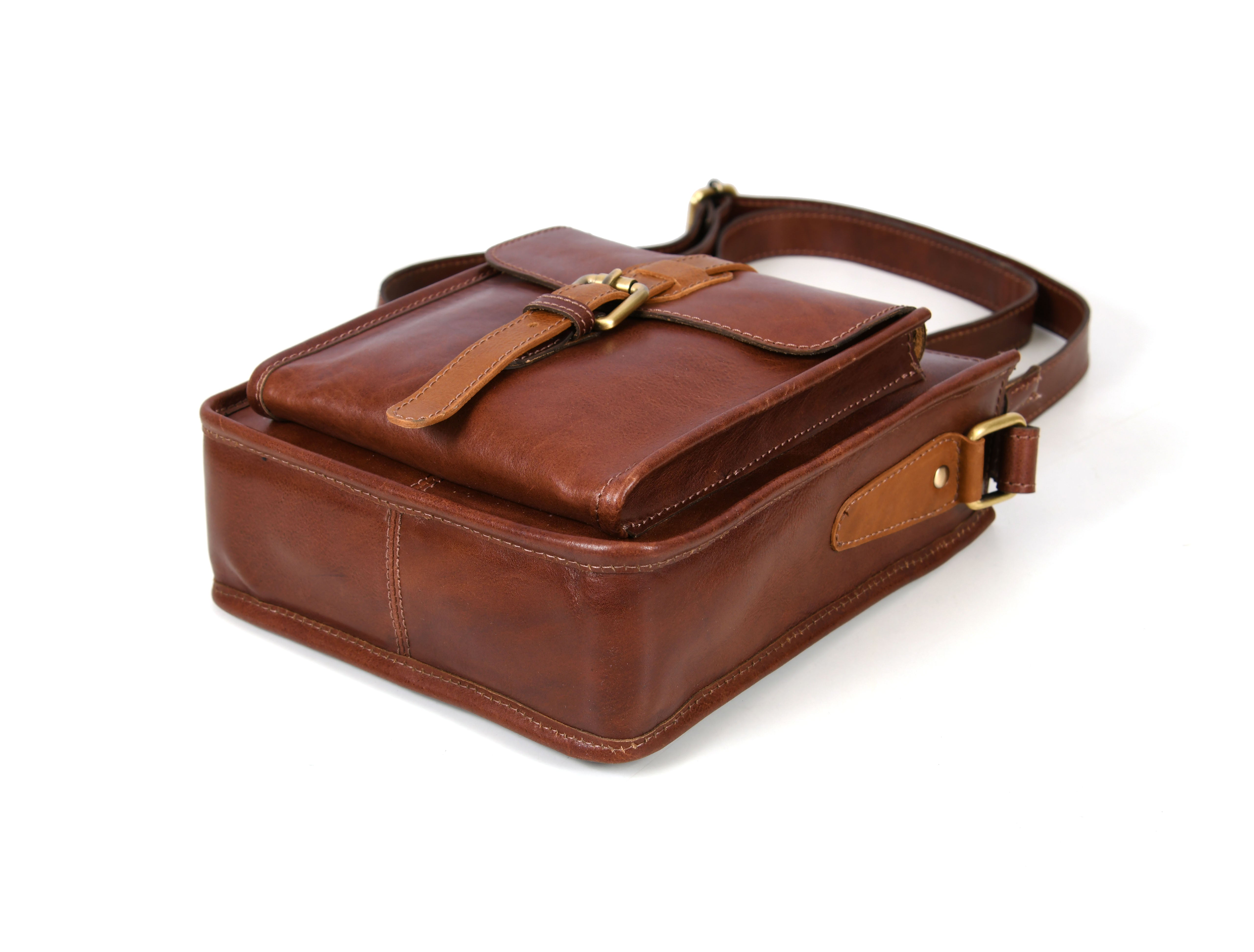 Leather Flight Crossbody Bag – Compact & Stylish Carry