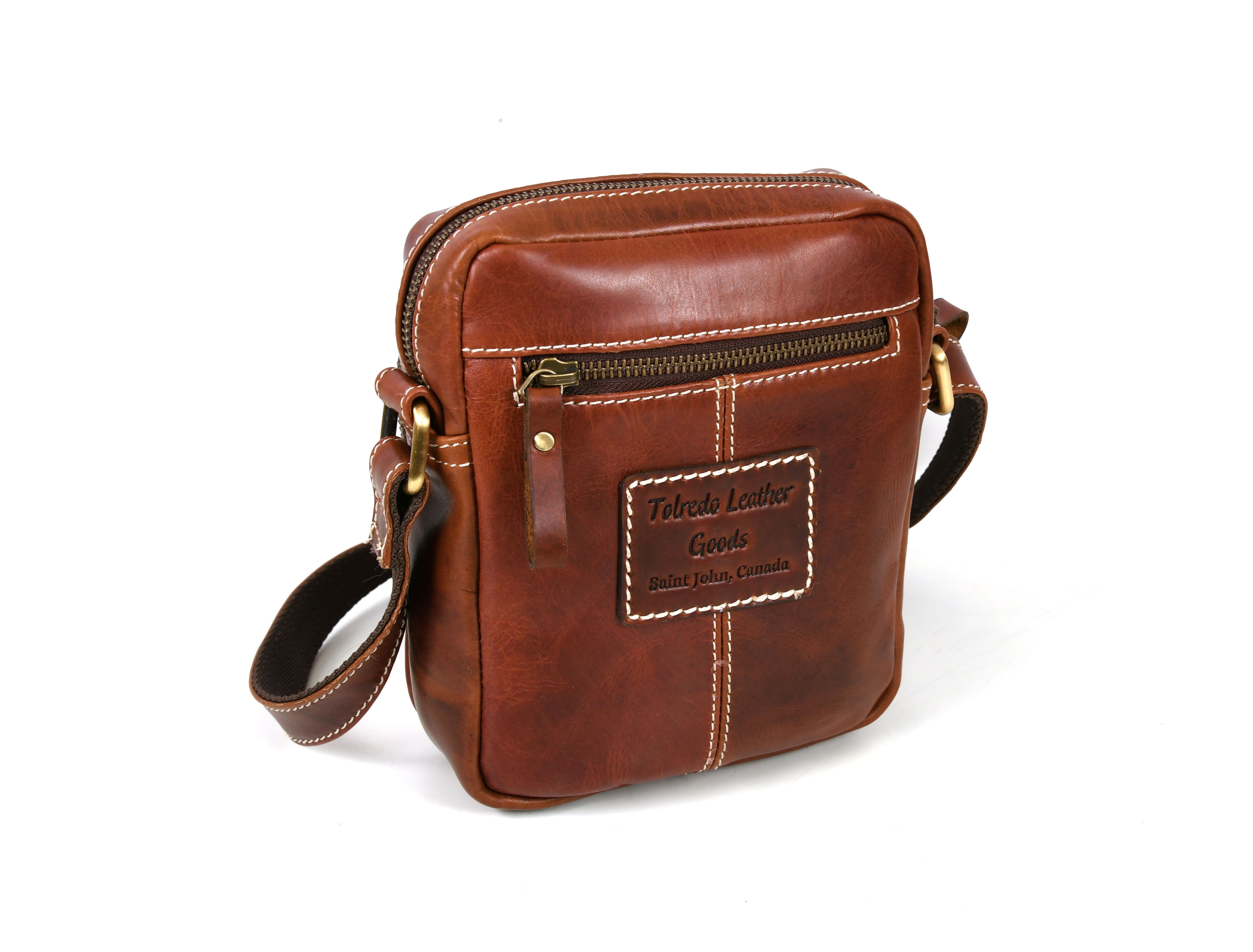 Leather Flight Crossbody Bag – Stylish & Travel Ready