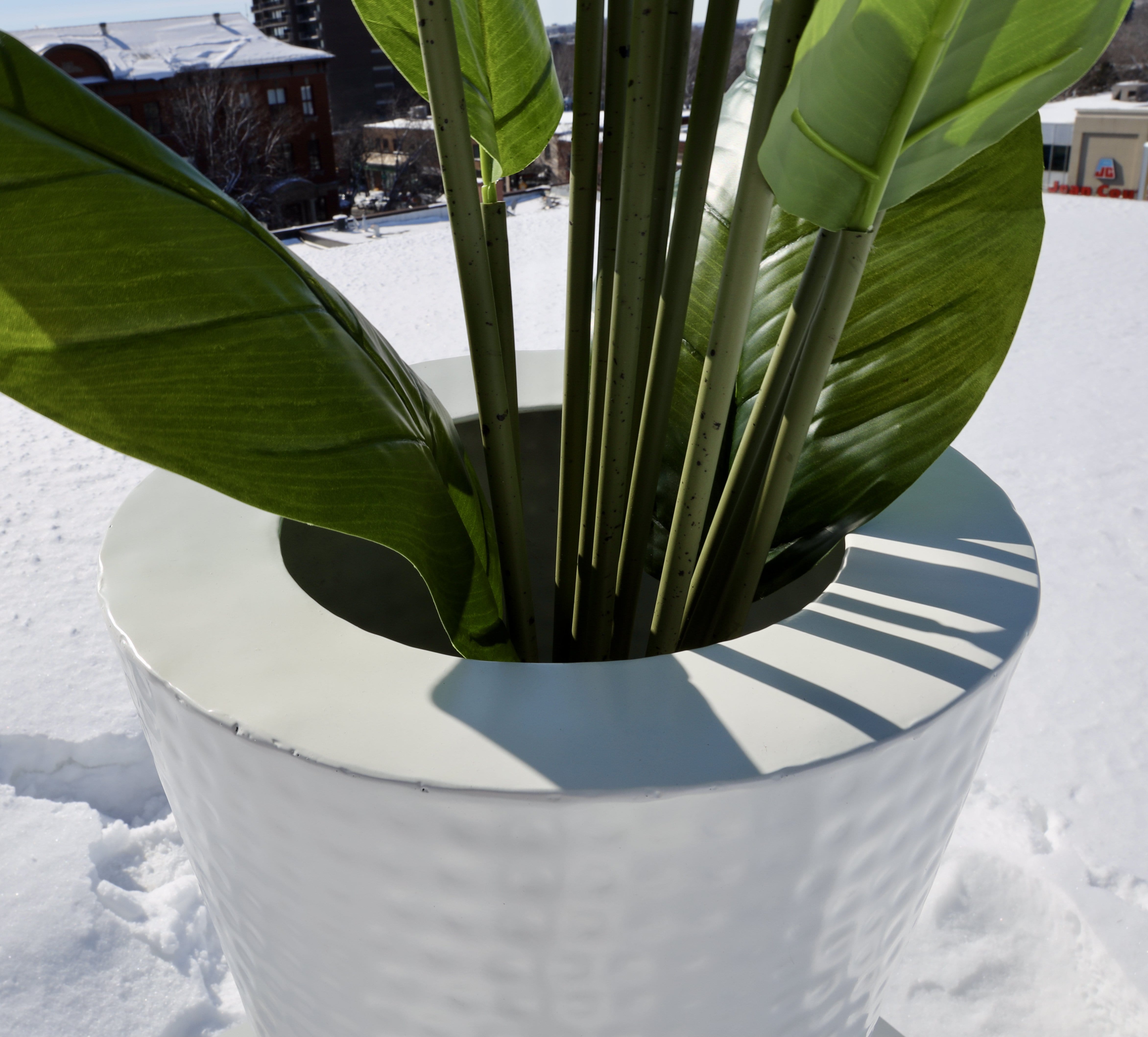 Ora - White Brass Planter