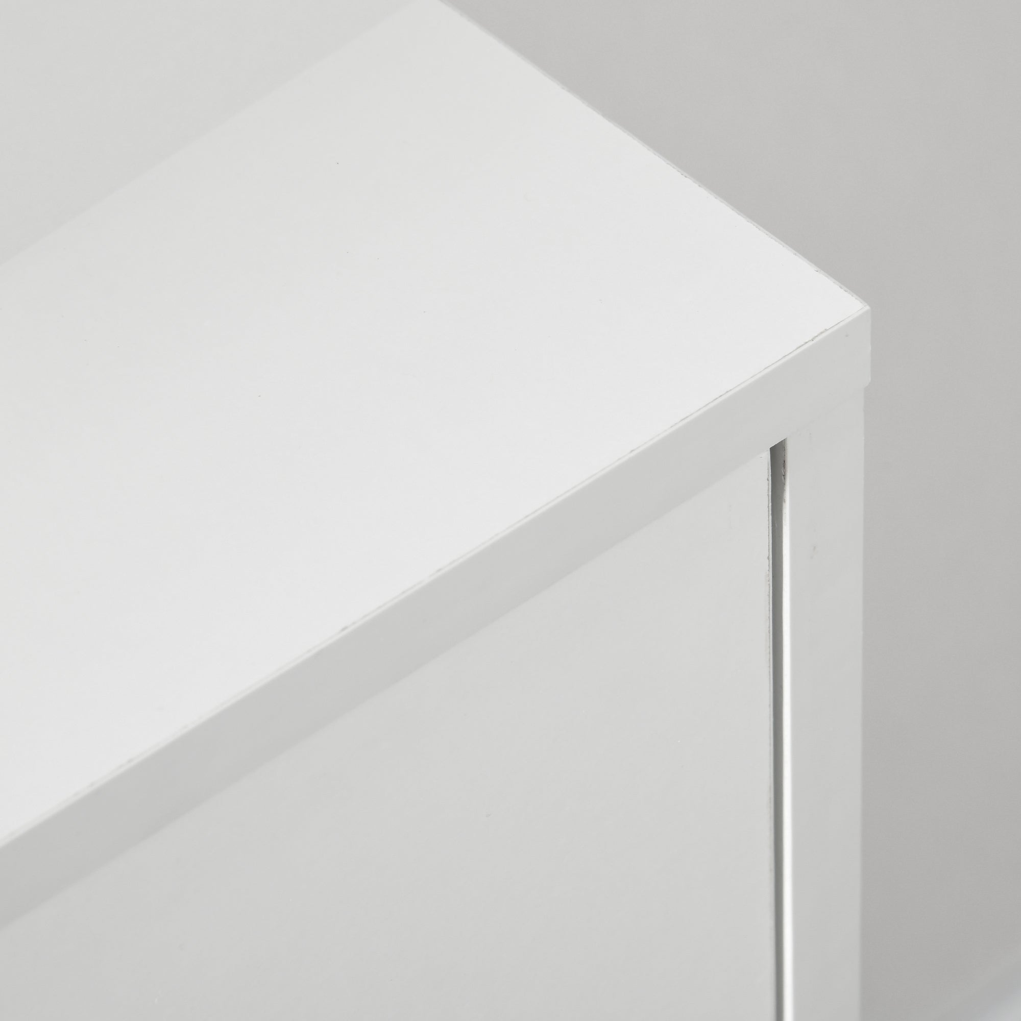 HOMCOM Elegant 3 Drawer Dresser Chest of Drawers with Wood Legs Handles for Living Room White