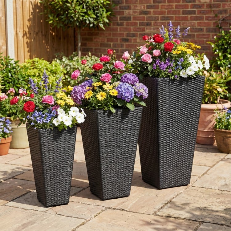 3-Piece Wicker Planters Tapered PP Rattan Plant Boxes with Plastic Flower Pots-Black