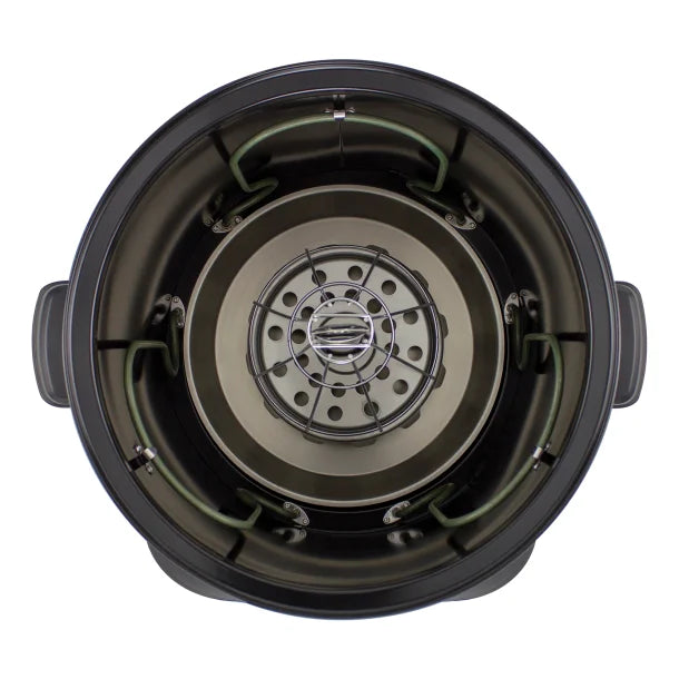 NESCO® 1,425-Watt 18-Lb.-Capacity High-Speed Turkey Roaster