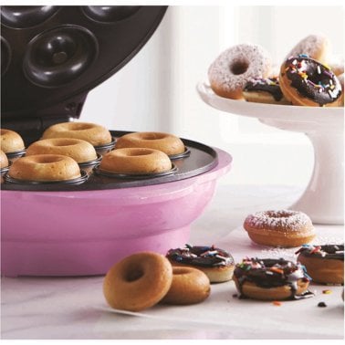 Brentwood® Just For Fun Electric 7-Hole Nonstick Mini Donut Maker