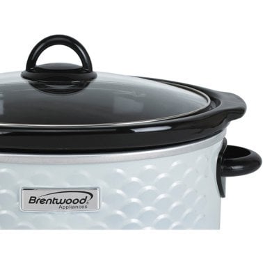Brentwood® 4.5-Quart Scallop Pattern Slow Cooker (White)