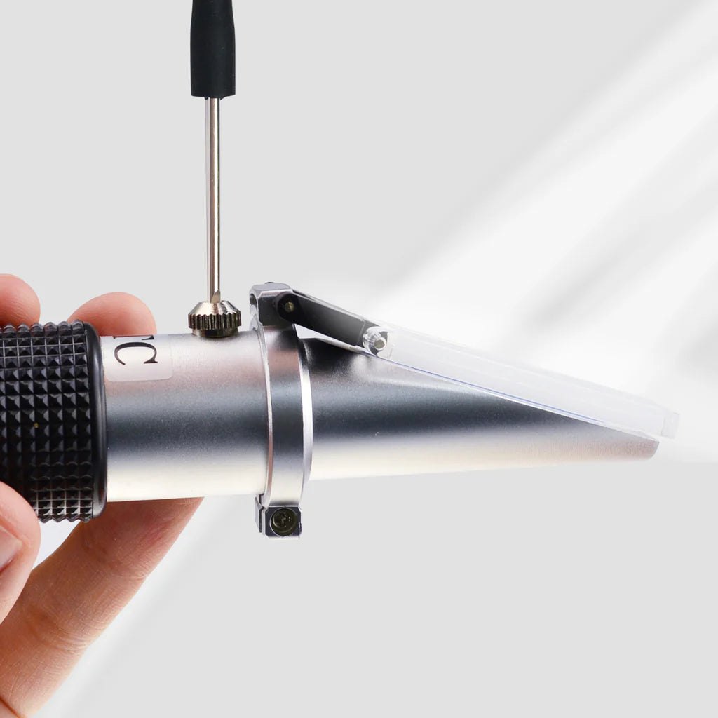 0–10% Brix Refractometer with ATC for Maple Sap, Tea & Cutting Fluids