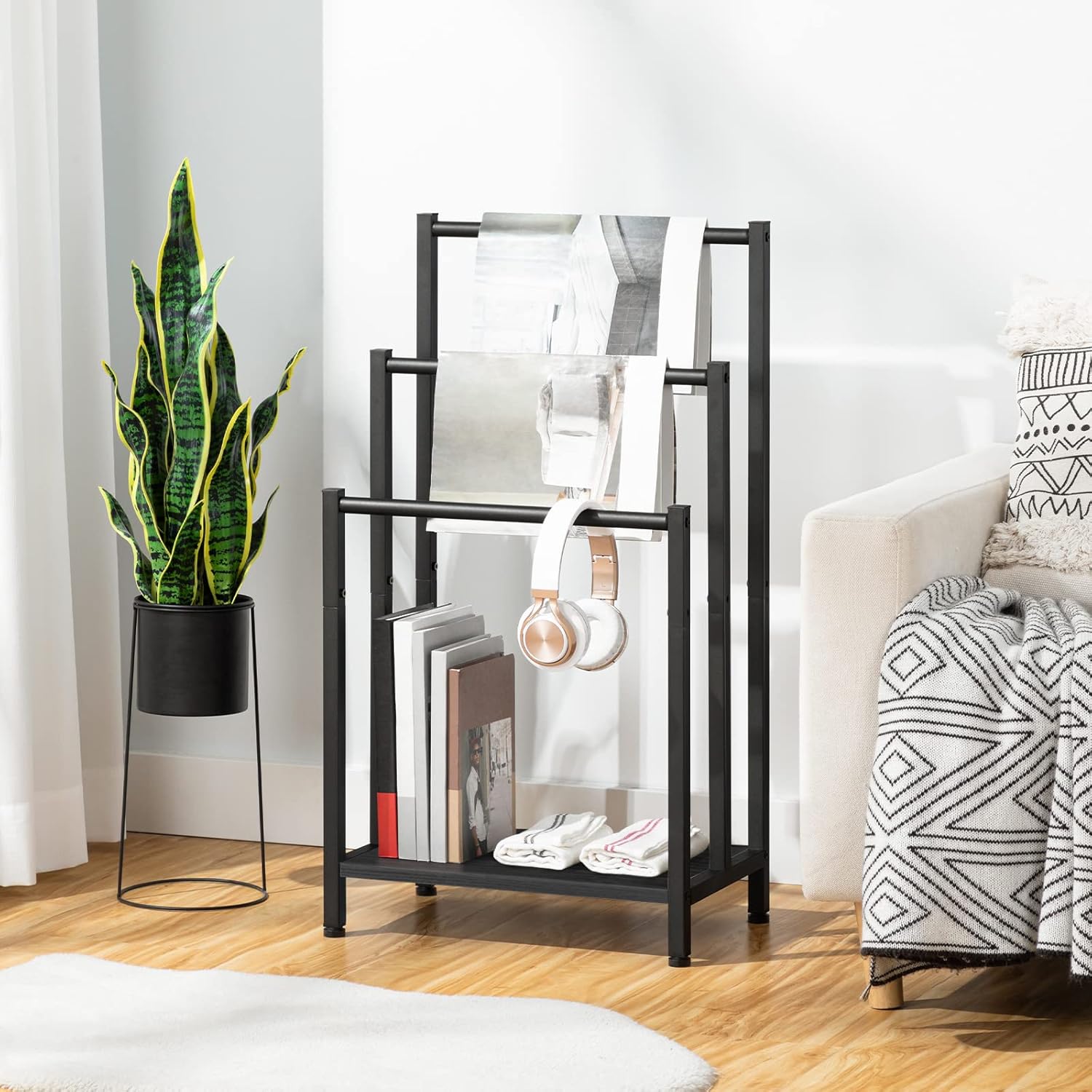 HOOBRO Freestanding Towel Rack, 3-Tier Blanket Ladder Holder with Storage Shelf, Industrial Metal Drying Rack, Black