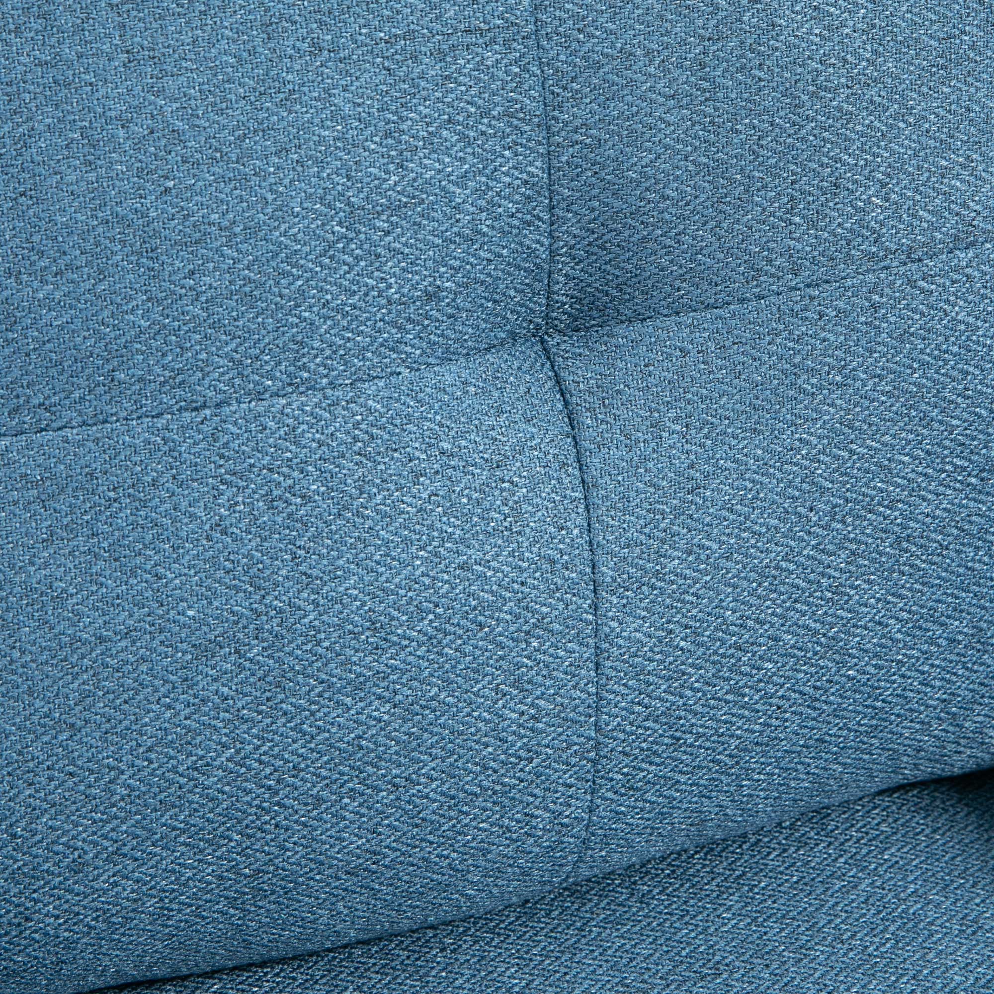 HOMCOM Button-Tufted Fabric Accent Chair: Cushioned Comfort with Elegant Armrests, Azure Blue