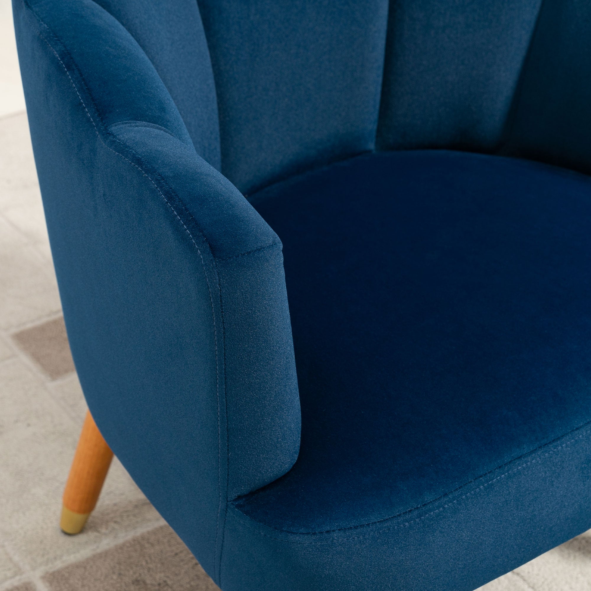 HOMCOM Modern Velvet Armchair: Cushioned Seat, Wood Legs, Bedroom/Living Room, Blue