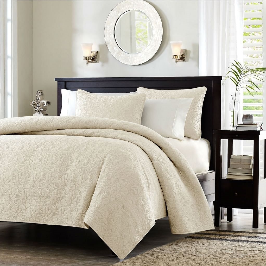Full / Queen Ivory Beige Quilted Coverlet Quilt Set with 2 Shams - Free Shipping