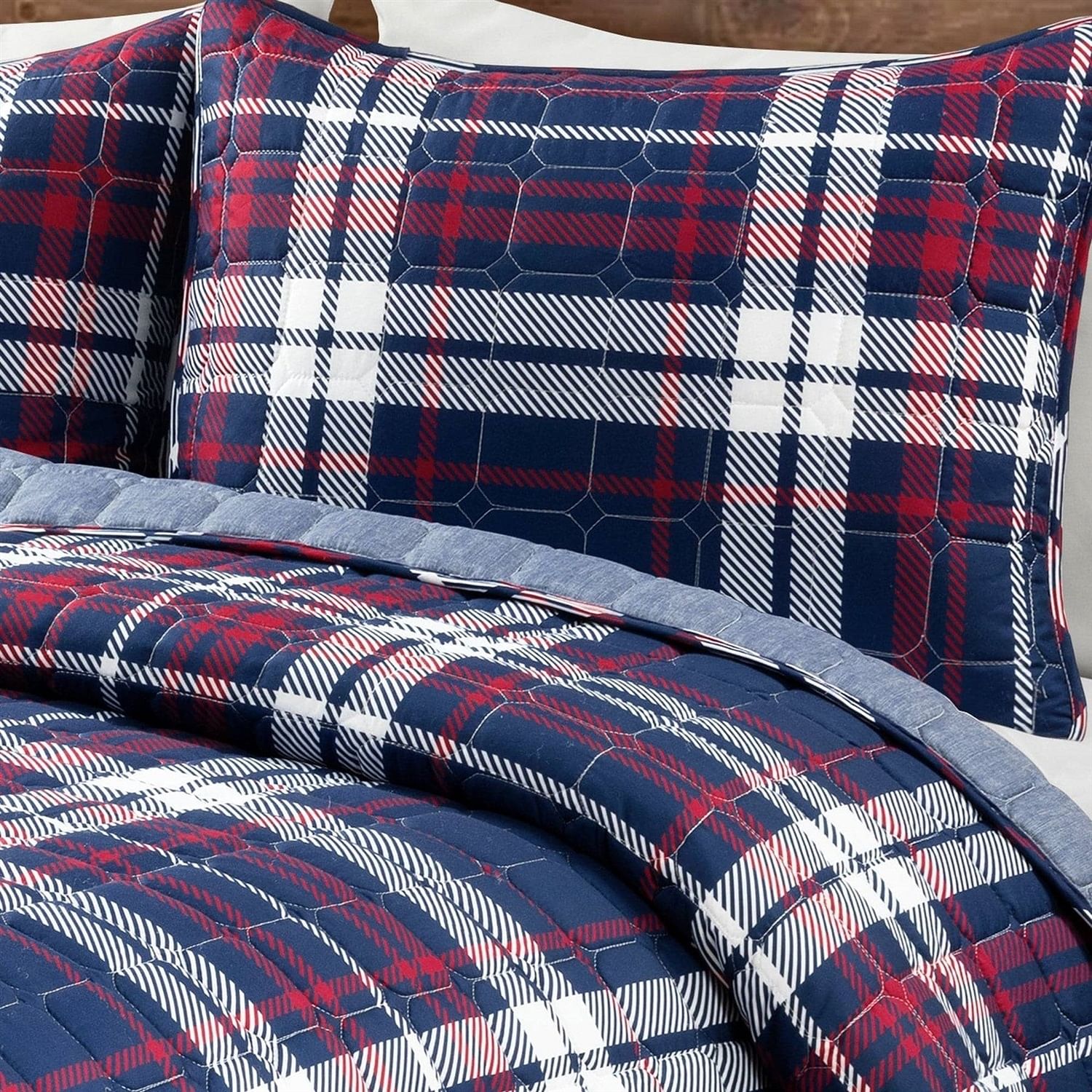 Full/Queen Farmhouse Plaid 3 Piece Lightweight Reversible Quilt Set - Free Shipping