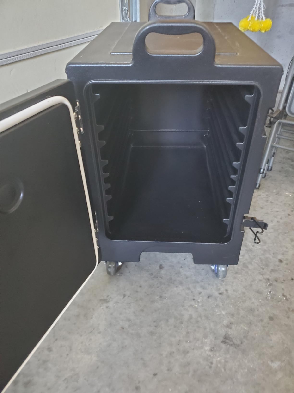 Giantex Insulated Food Pan Carrier with Wheels, 81 Quart Stackable Food Container for 5 Full Size Pans