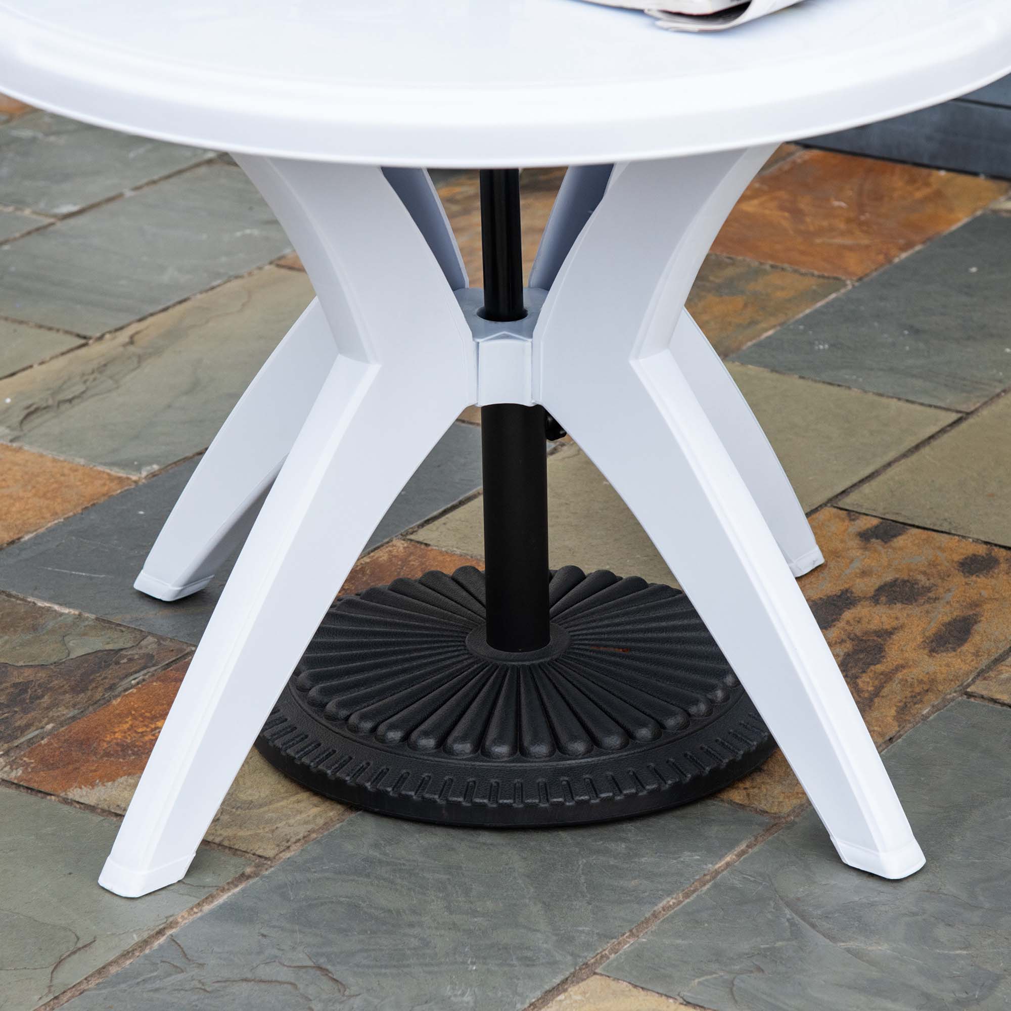 Outsunny Round Patio Dining Table with Umbrella Hole Outdoor Bistro Table for Garden Lawn Backyard White