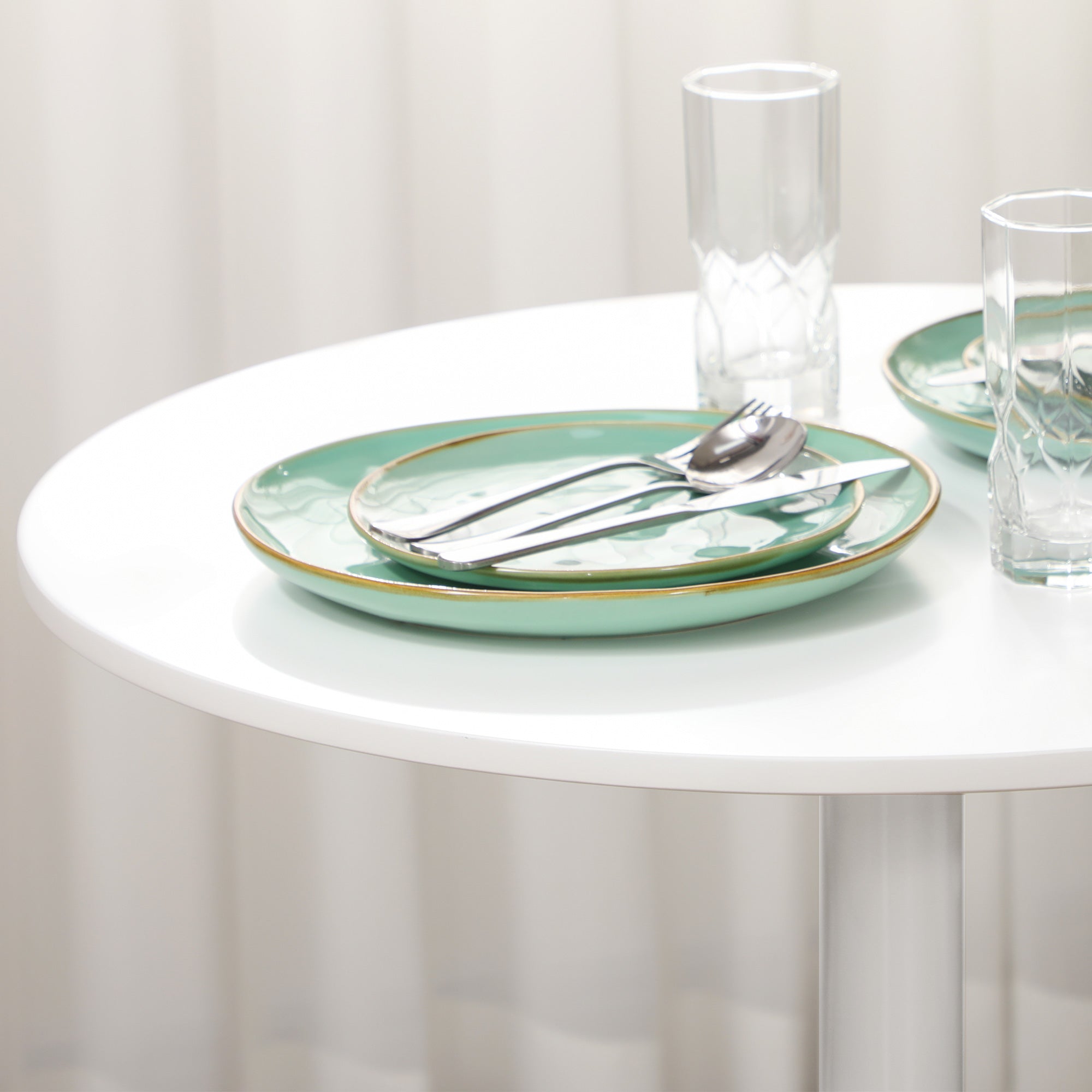 HOMCOM Modern Round Dining Table Steel Base White for Living Dining Room Sleek & Stylish