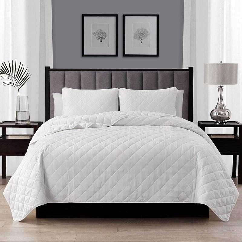 King/CAL King 3-Piece White Polyester Microfiber Diamond Quilted Quilt Set - Free Shipping