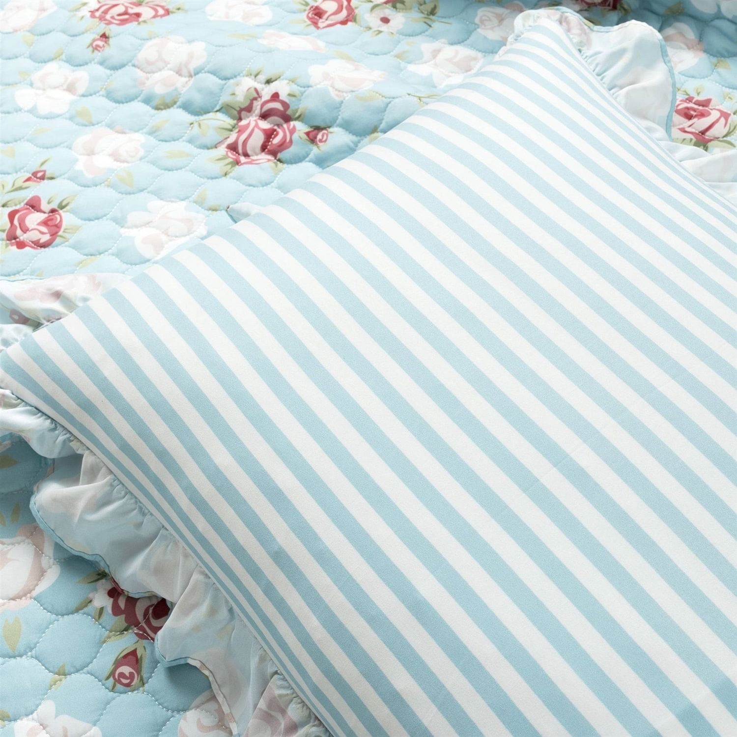 King size Vintage Rose Ruffle Edge Light Quilt Set in Blue White and Pink - Free Shipping