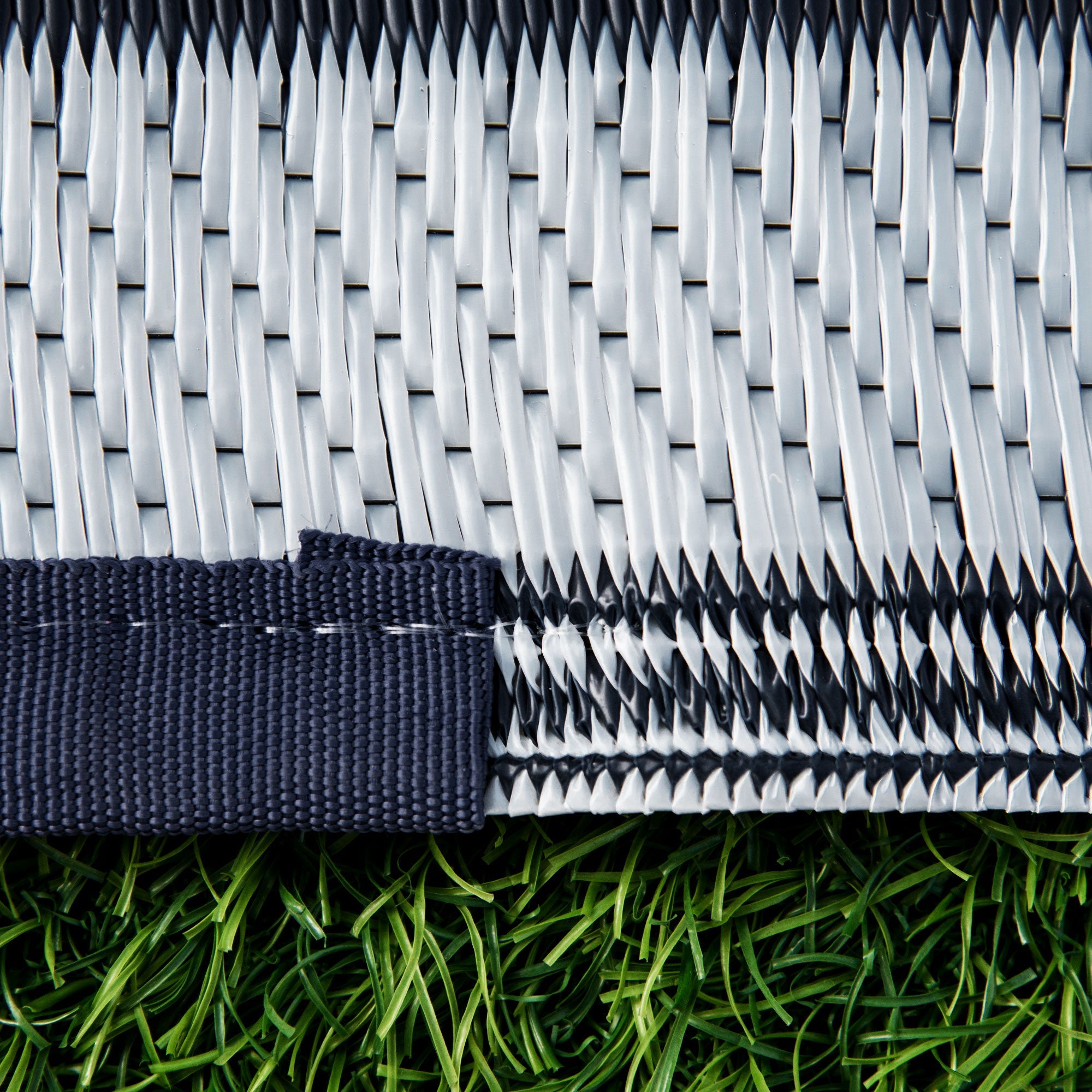 Outsunny 9' x 18' Reversible RV Outdoor Rug Patio Mat Blue White Plastic Straw for Camping Deck Backyard