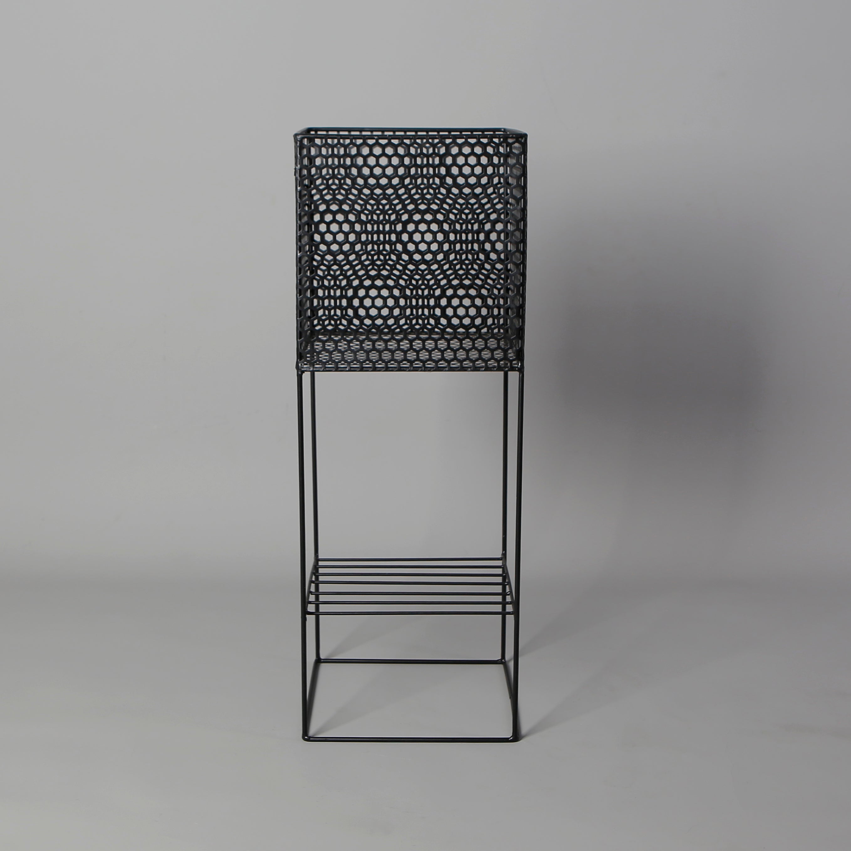 Salma Black Raised Metal Pot Planter 2.3’