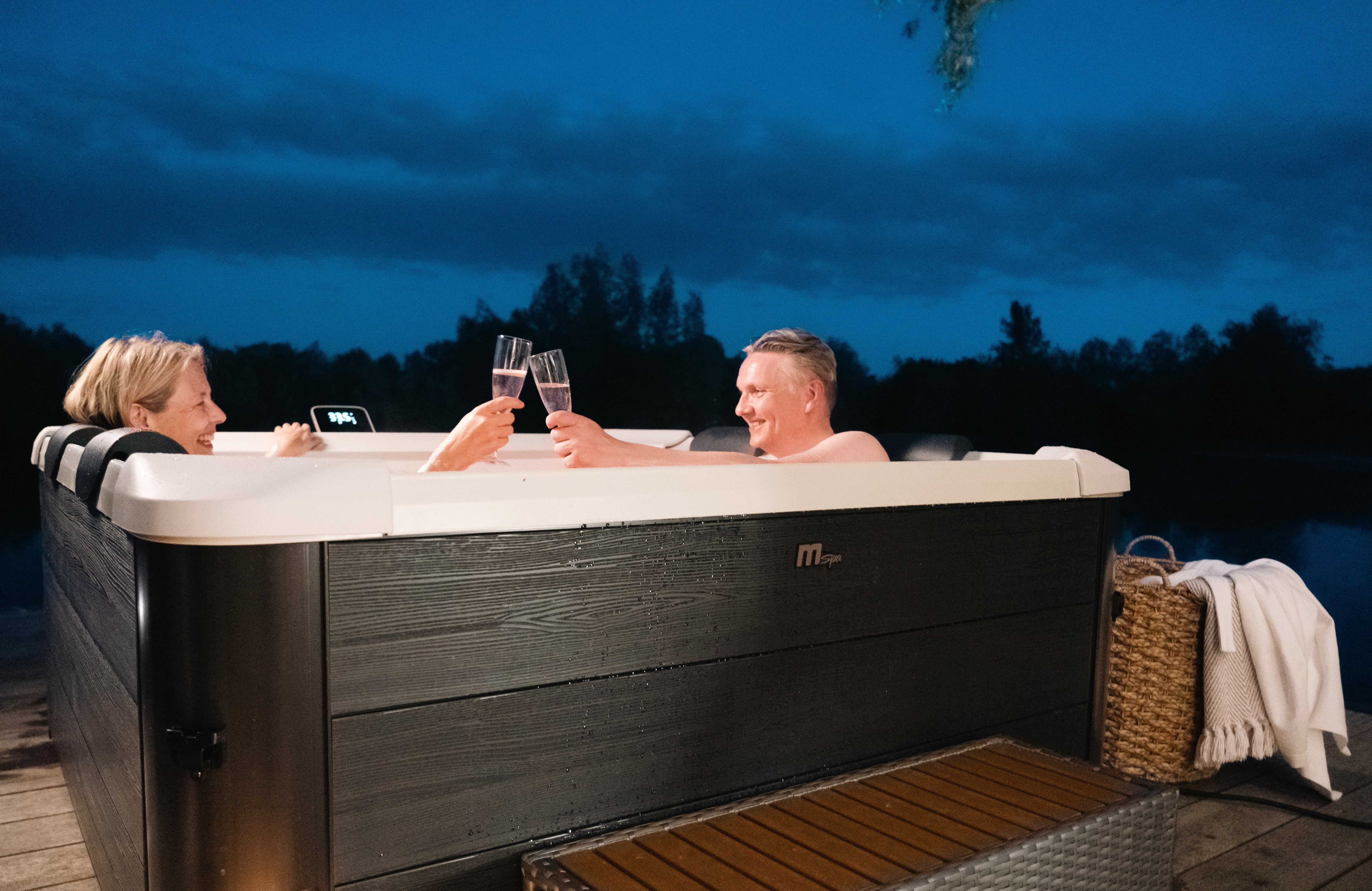 MSPA OSLO, FRAME SERIES, Hot Tub & Spa – 6 Person