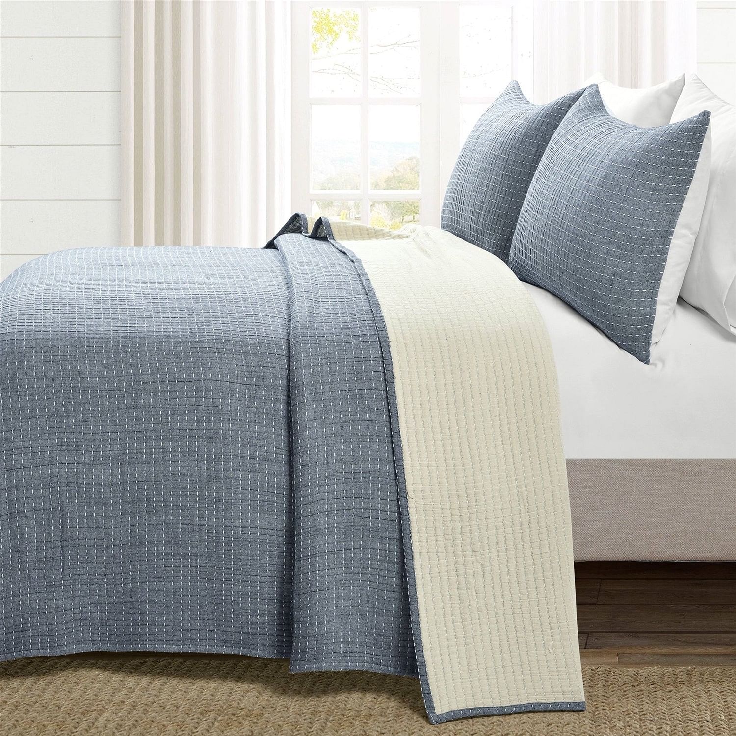 Full/Queen Size 3-Piece Reversible Woven Cotton Quilt Set in Navy Cream - Free Shipping
