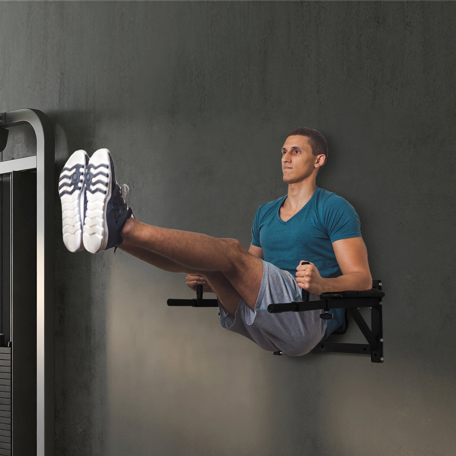 Soozier Wall Mounted Power Tower Gym Station with Pull Up Bar Dip Station for Home Workout Muscle Building Black