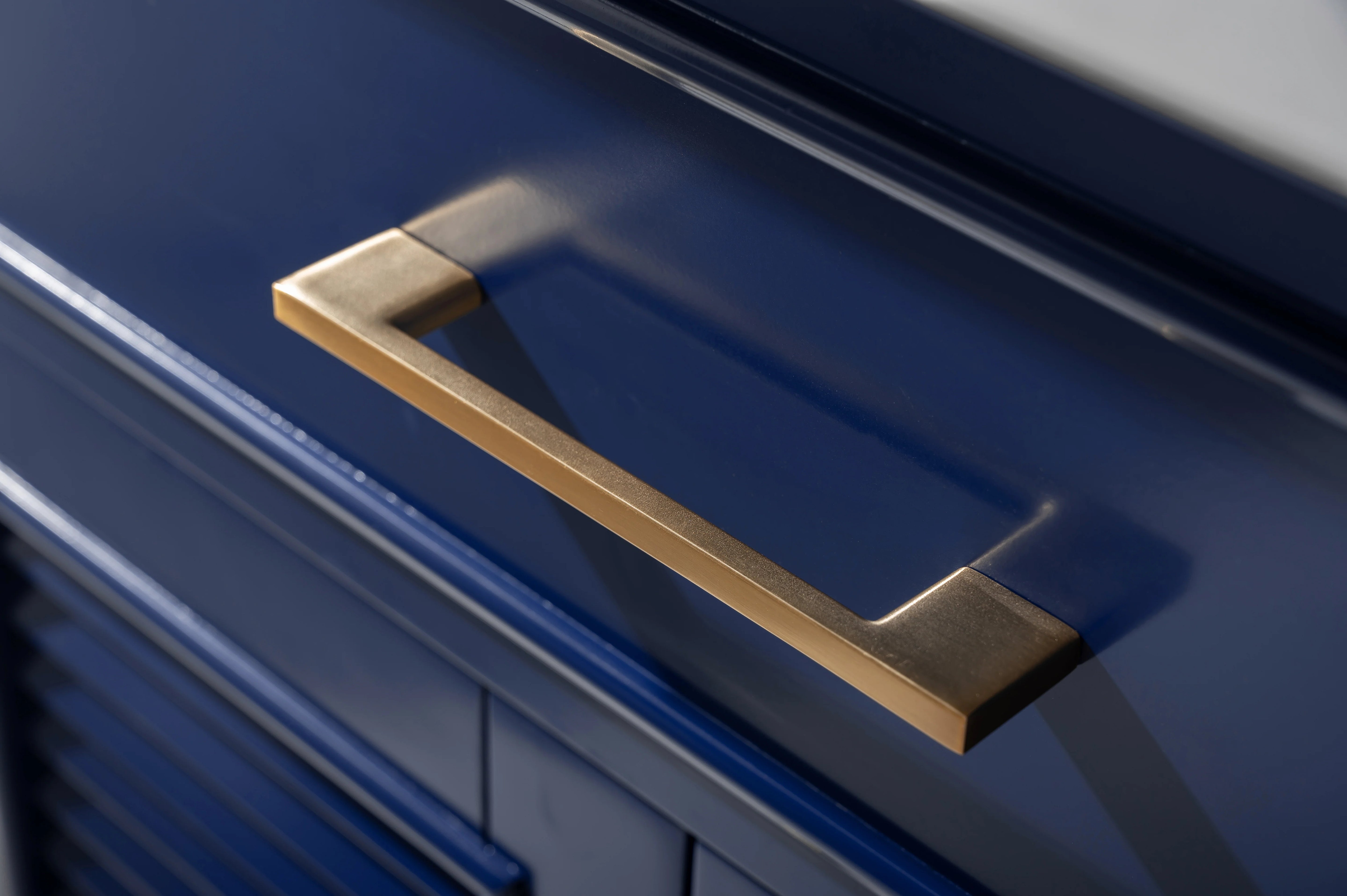 Estate 36" Single Vanity with White Quartz Top