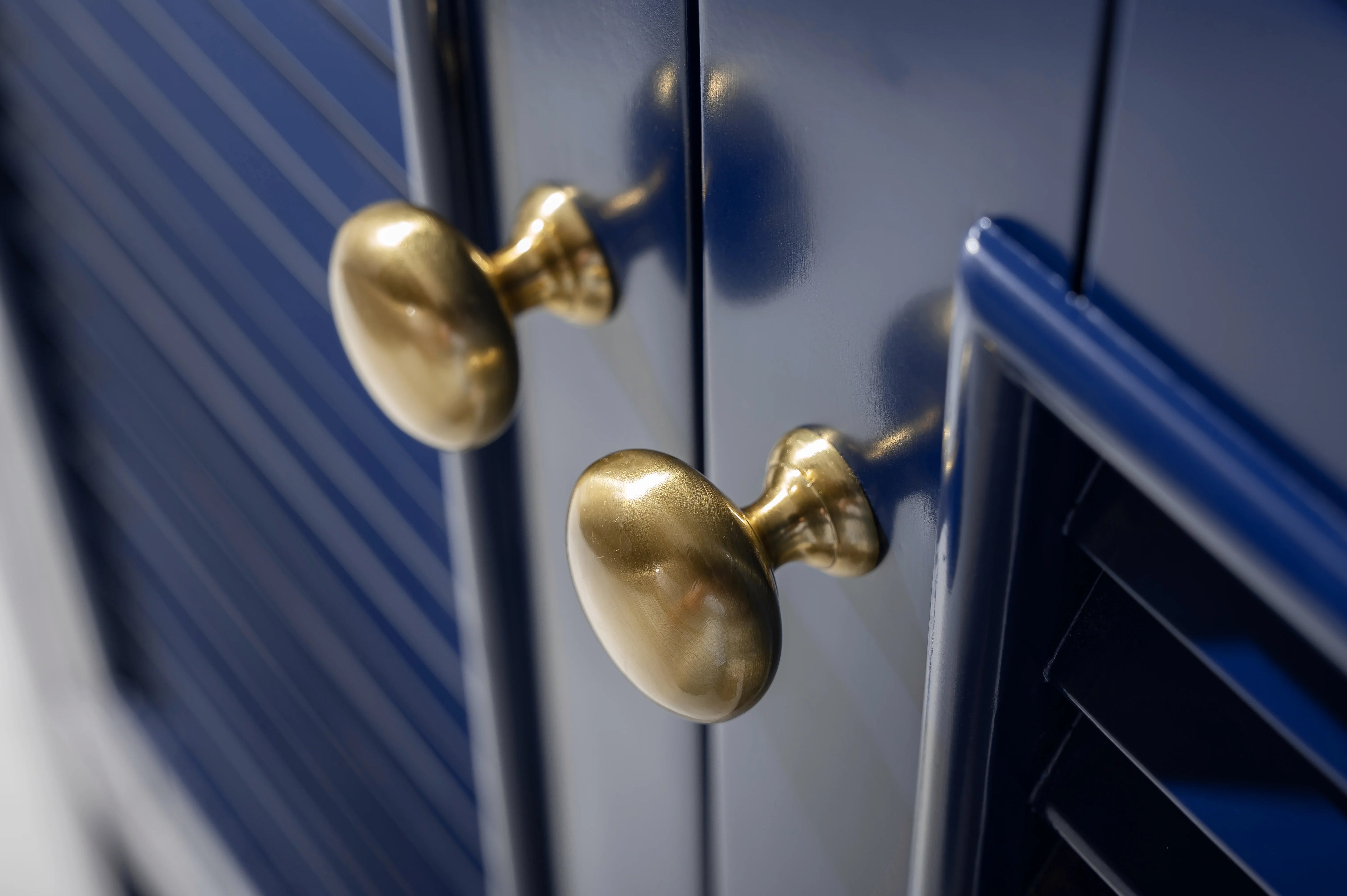 Estate 36" Single Vanity with White Quartz Top