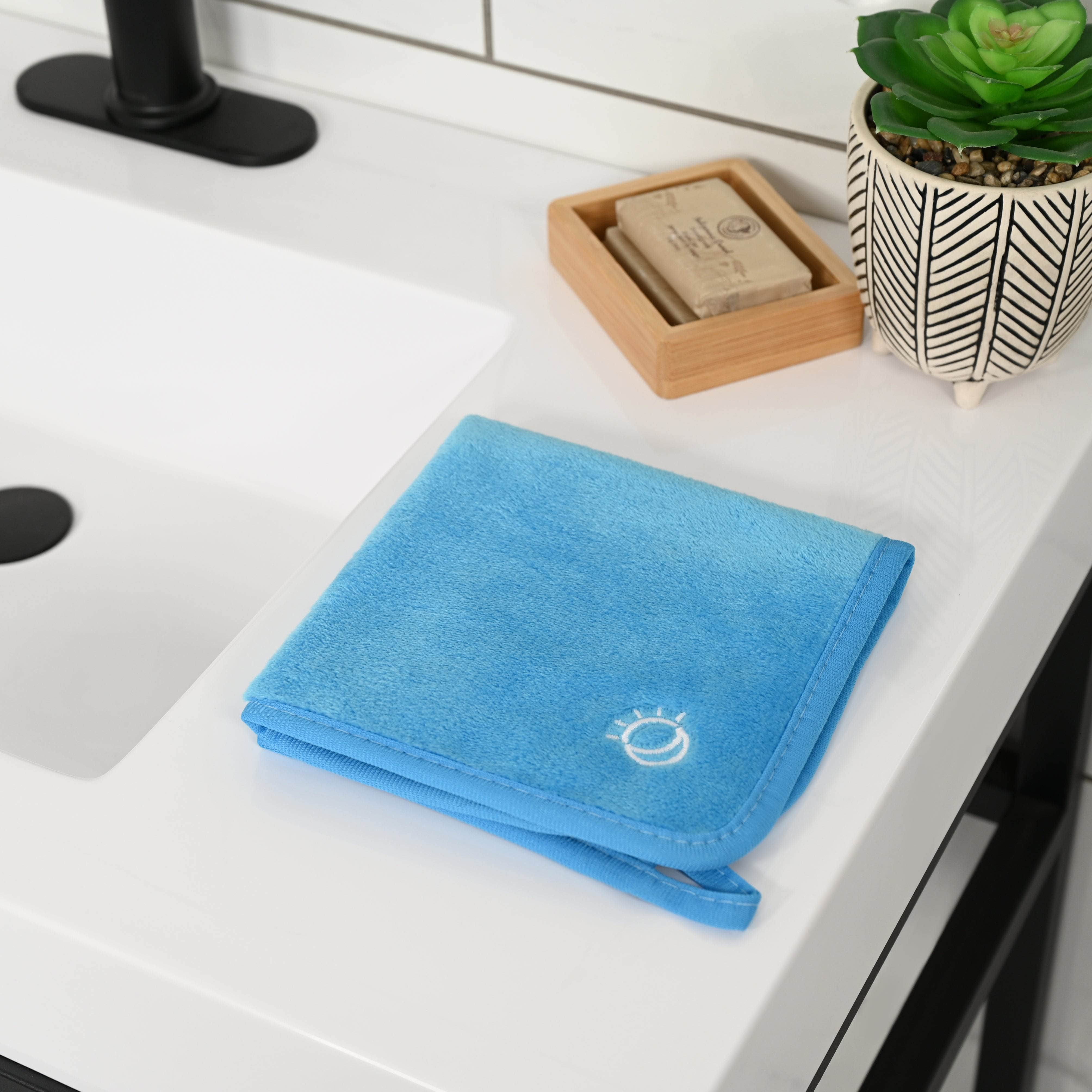 GlowAway Makeup Remover Cloth Set