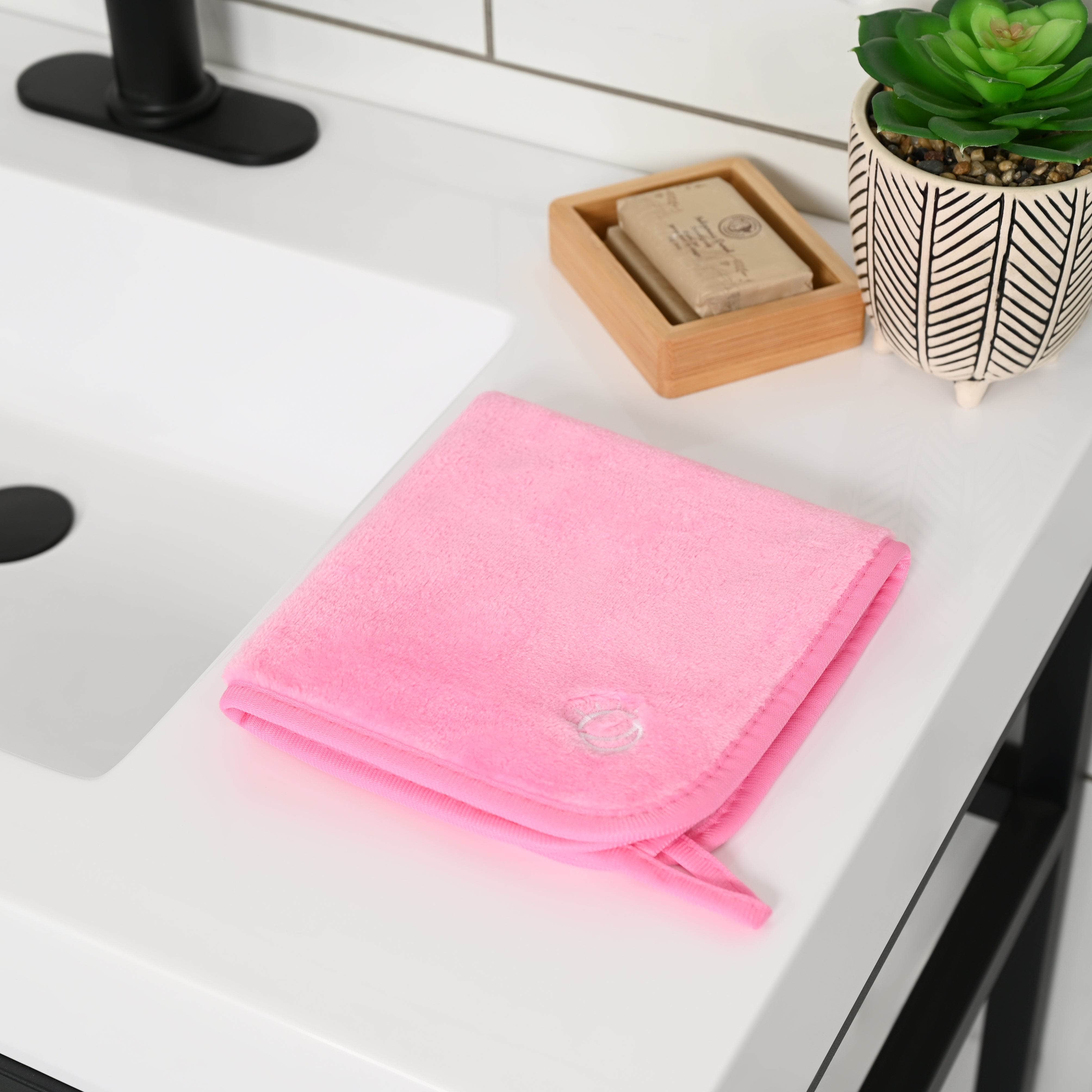 GlowAway Makeup Remover Cloth Set