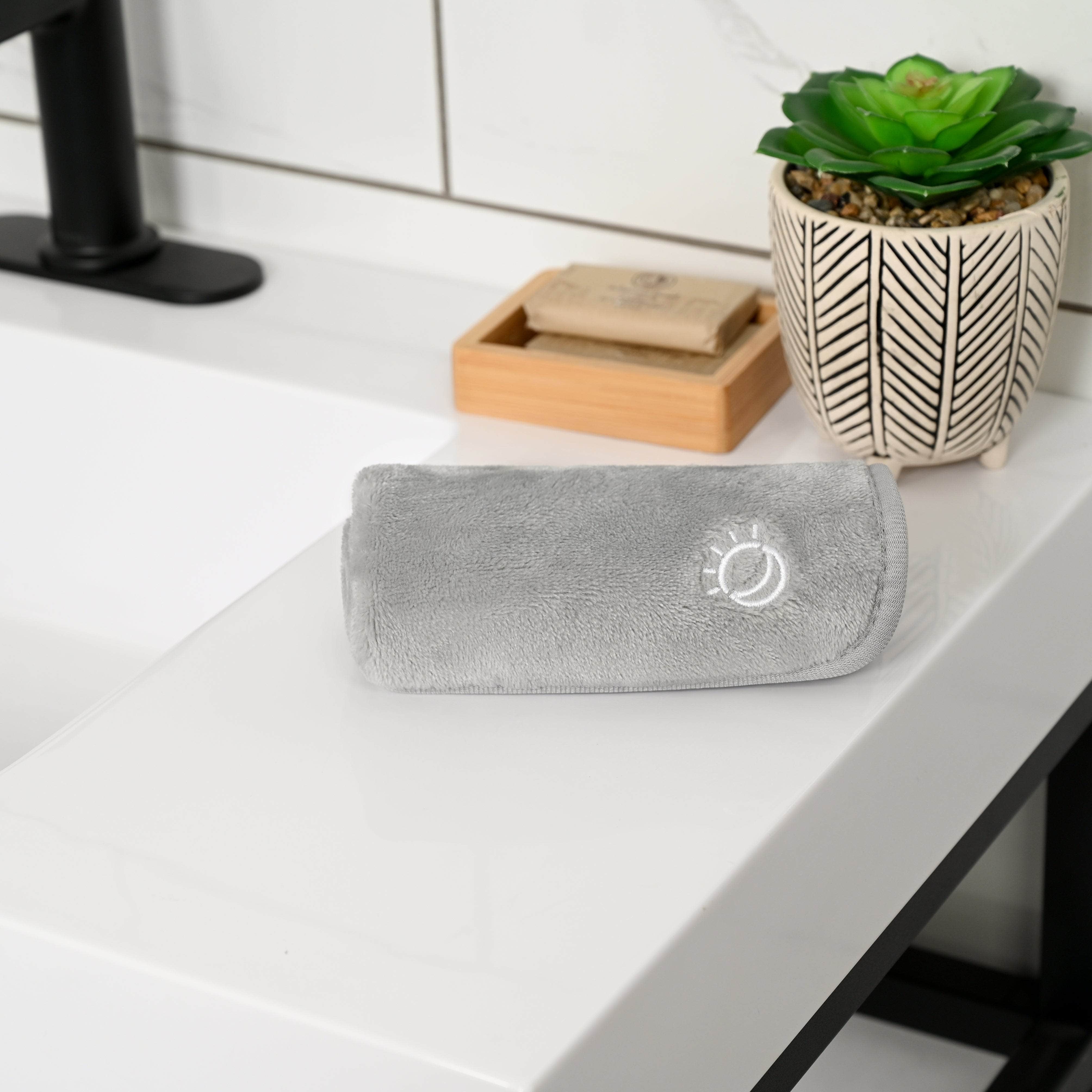 GlowAway Makeup Remover Cloth Set