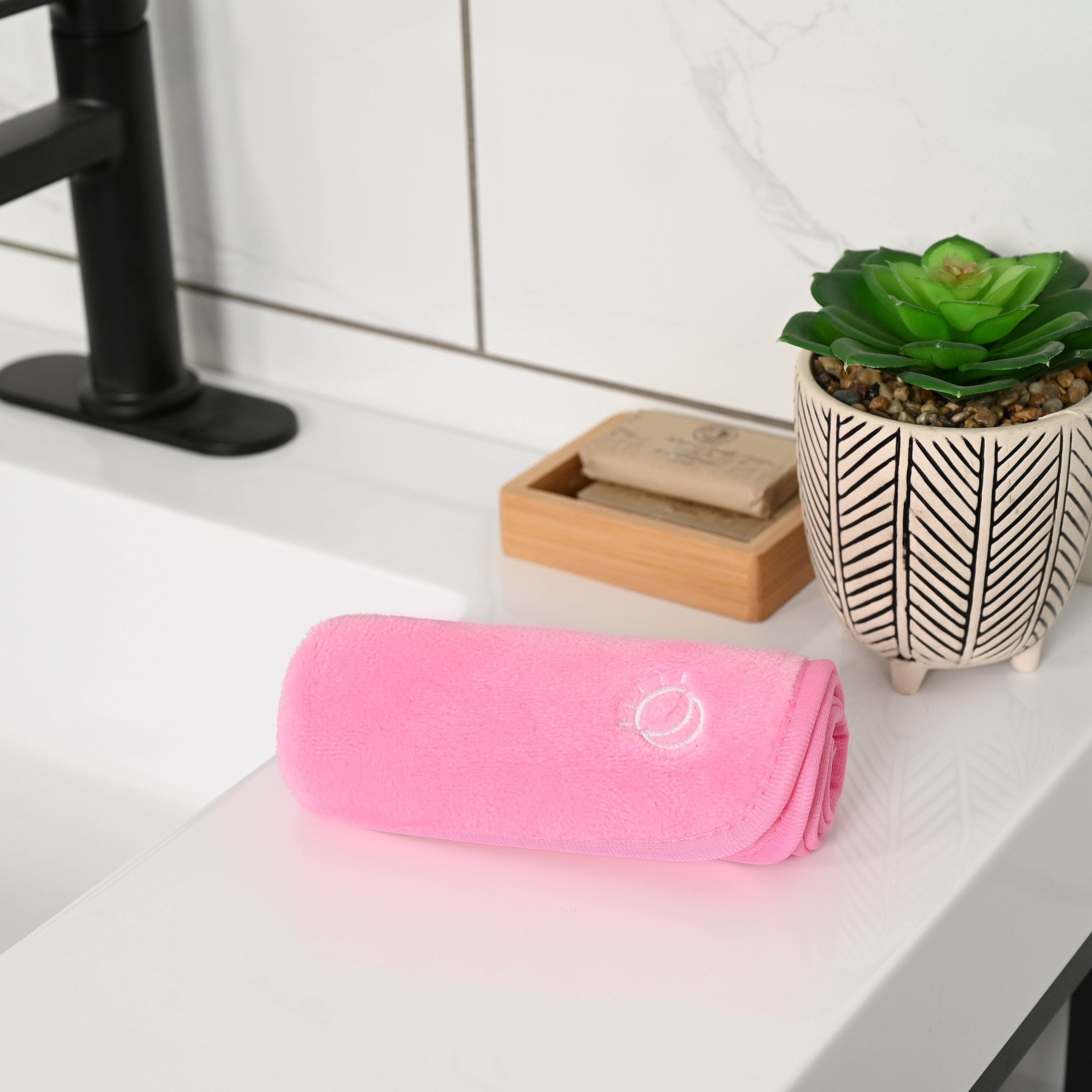 GlowAway Makeup Remover Cloth Set