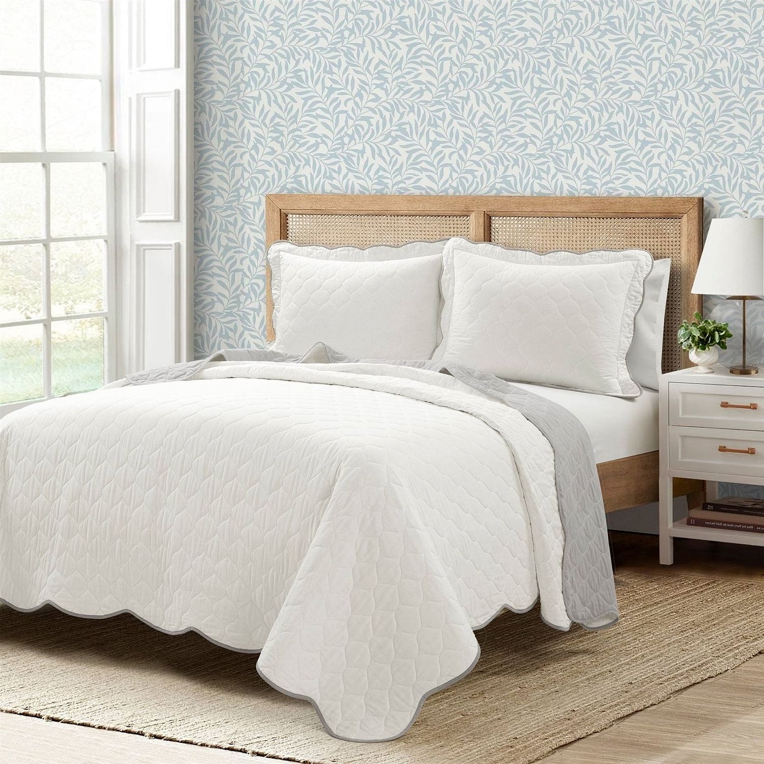 Full/Queen White Grey Scalloped Edge Reversible Thin Light Quilt Set - Free Shipping