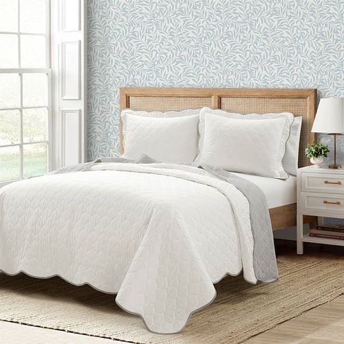 Full/Queen White Grey Scalloped Edge Reversible Thin Light Quilt Set - Free Shipping