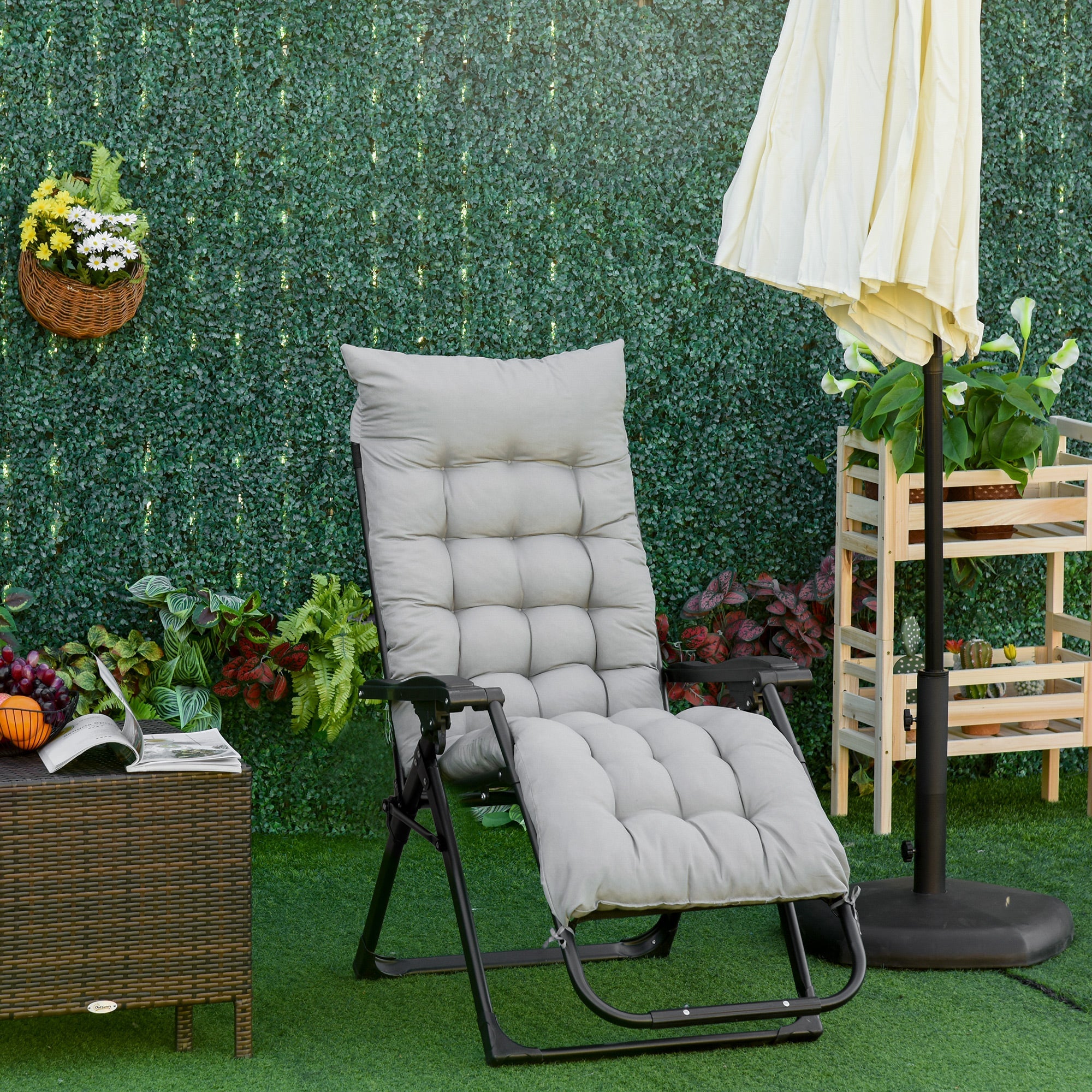 Outsunny Zero Gravity Reclining Chair - Folding Sun Lounger with Cushion & Headrest for Ultimate Relaxation, Black