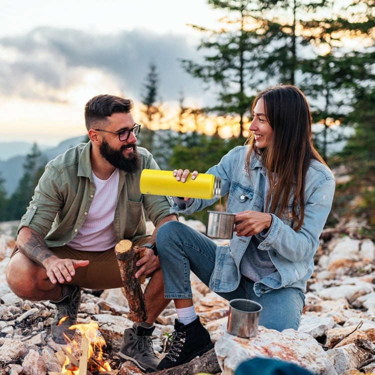 22 Oz Double-walled Insulated Stainless Steel Water Bottle with Straw Lid