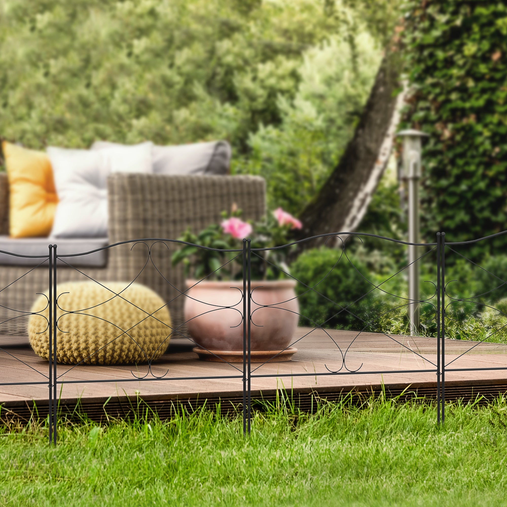 Outsunny 5-Pack Decorative Garden Fencing Linear 10-Feet Rustproof Metal Wire Border Panels 24 x 31-Inch Black