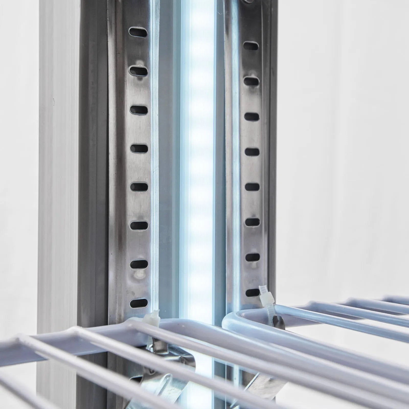 Commercial Reach-In Freezer – 29" W, 22 Cu.Ft Stainless Steel Upright Freezer