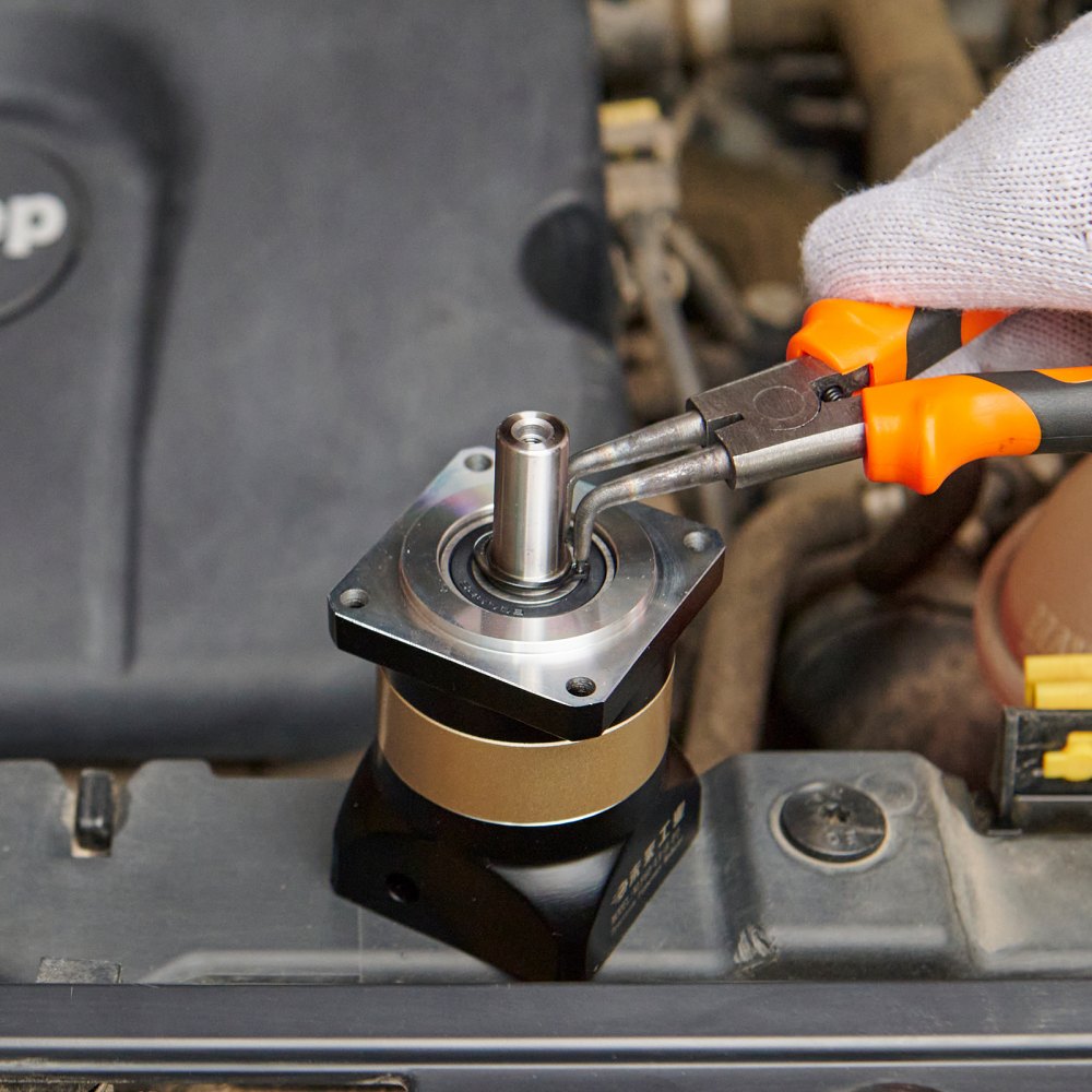 VEVOR Snap Ring Pliers Set, 4-Piece 0.07" Tip Diameter, High Carbon Steel Straight and Bent Jaw, Heavy Duty Internal and External Circlip Pliers Kit, with Portable Tool Bag, For Ring Remover Retaining