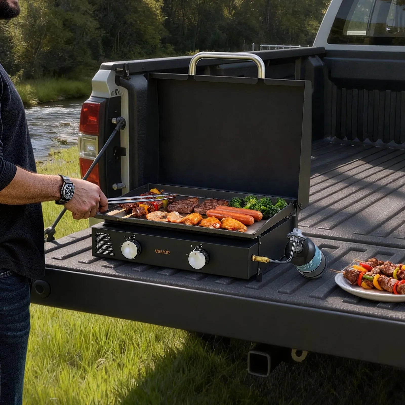 VEVOR Gas Griddle, 2 Burner Tabletop Griddle, 22 inch Portable Griddles Propane with Lid, Oil Drain Hole & Oil Collection Tray, 2 x 11000BTU Camping Flat Top Grill for Outdoor Cooking, Tailgating