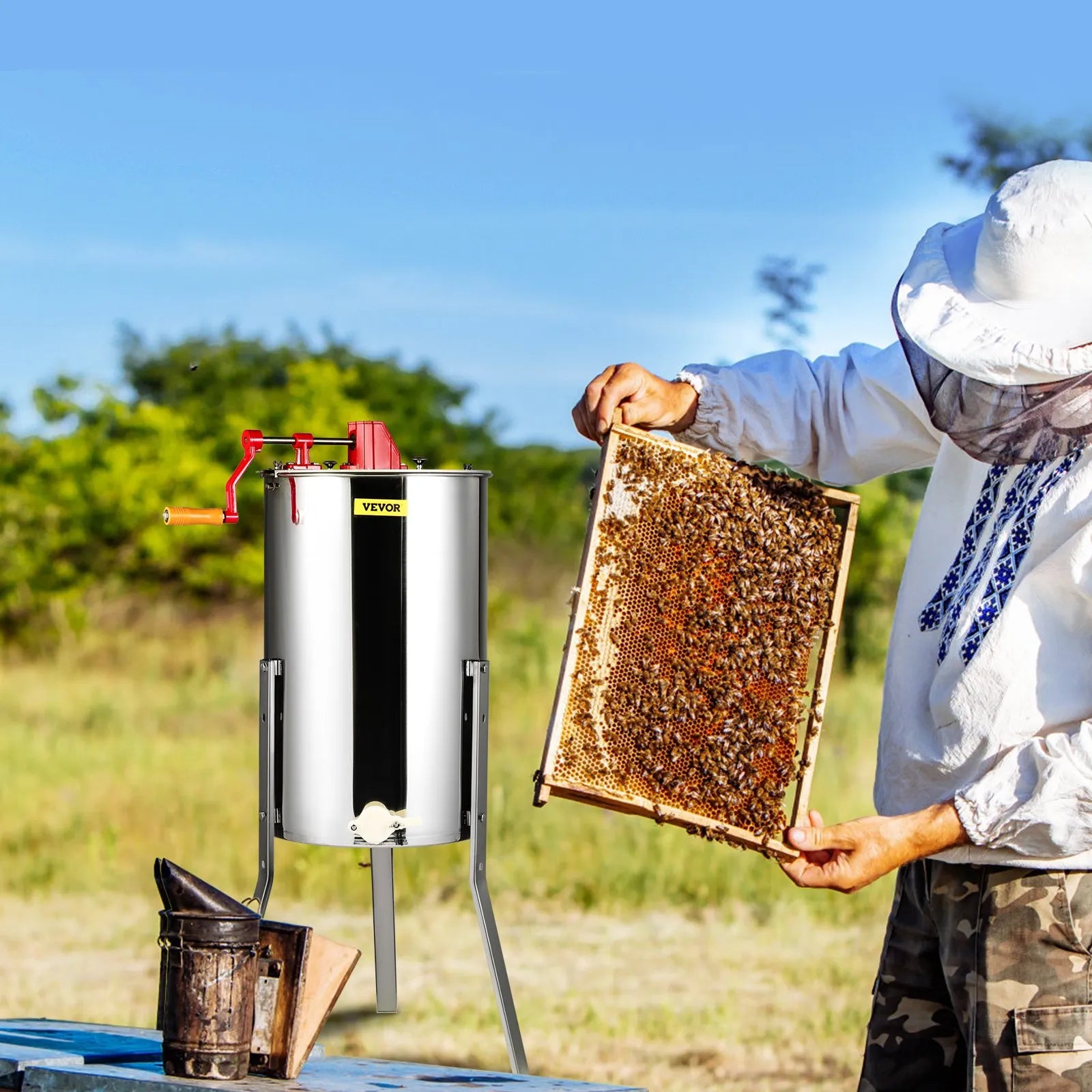 VEVOR Manual Honey Extractor, 3 Frames Honey Spinner Extractor, Stainless Steel Beekeeping Extraction, Honeycomb Drum Spinner with Lid, Apiary Centrifuge Equipment with Height Adjustable Stand