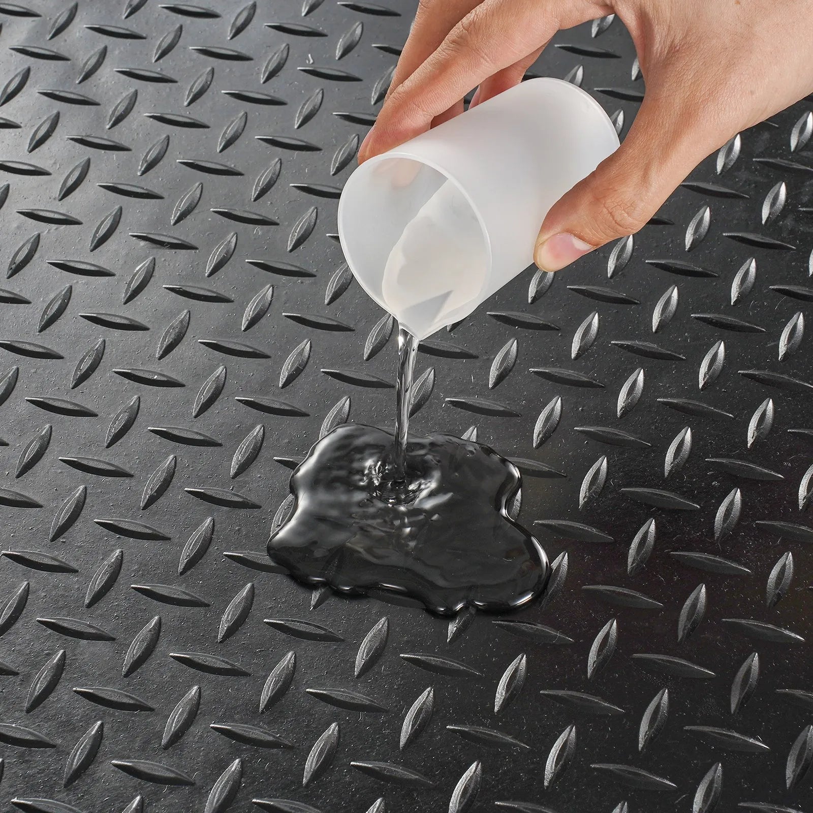 VEVOR Diamond-Plate Rubber Flooring Roll, 3 mm x 4 ft x 10 ft Garage Floor Mat, SBR Rubber Garage Flooring Roll, Easy to Clean, Diamond Plate Rubber Mat for Under Cars, Garage Industry Gym, Black