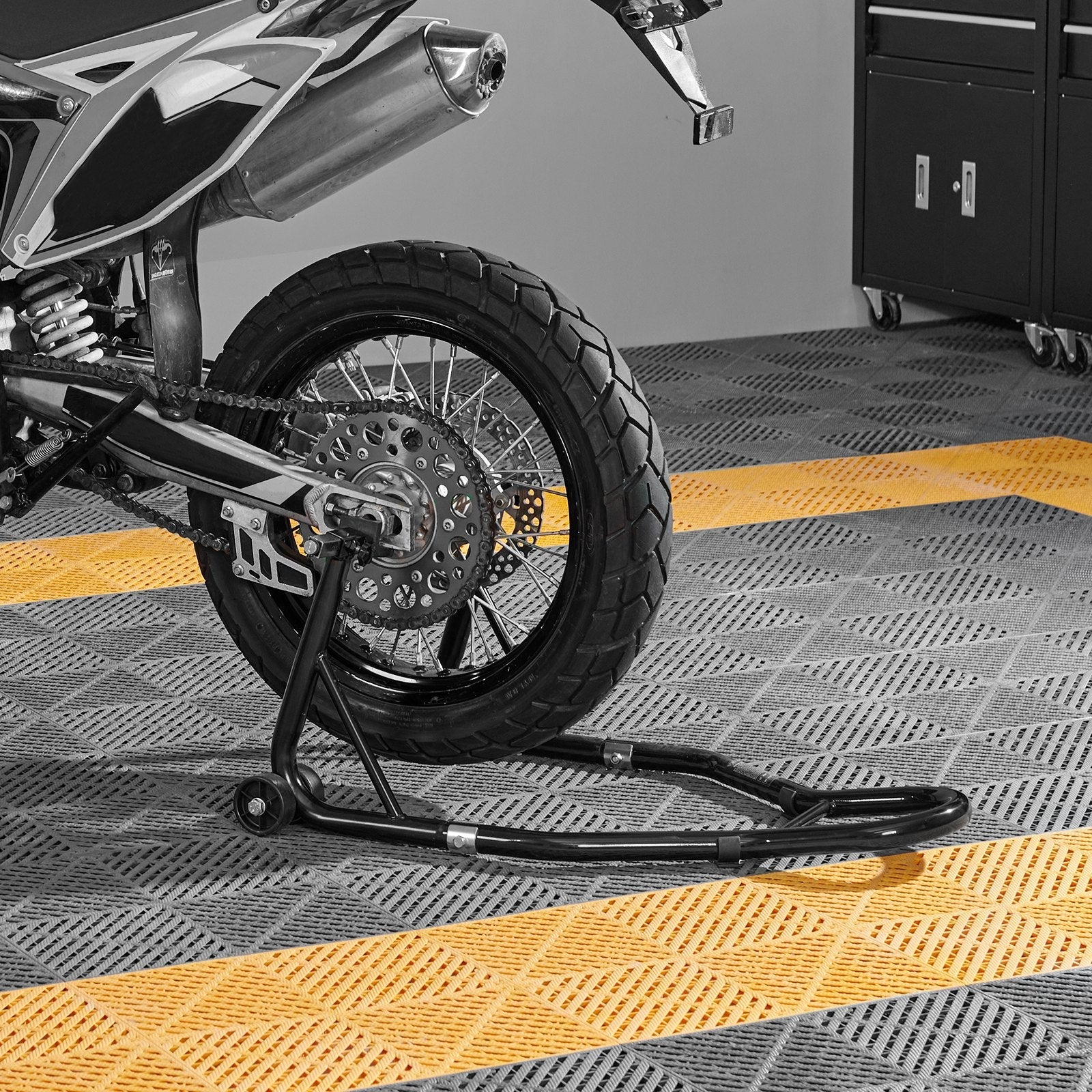 VEVOR Motorcycle Rear Wheel Stand, with U + L Fork Swingarm Spool, 850 lbs Capacity Heavy Duty Rear Wheel Stand Motorcycle Lift Jack Stand, for Suzuki Yamaha Honda Kawasaki, Black
