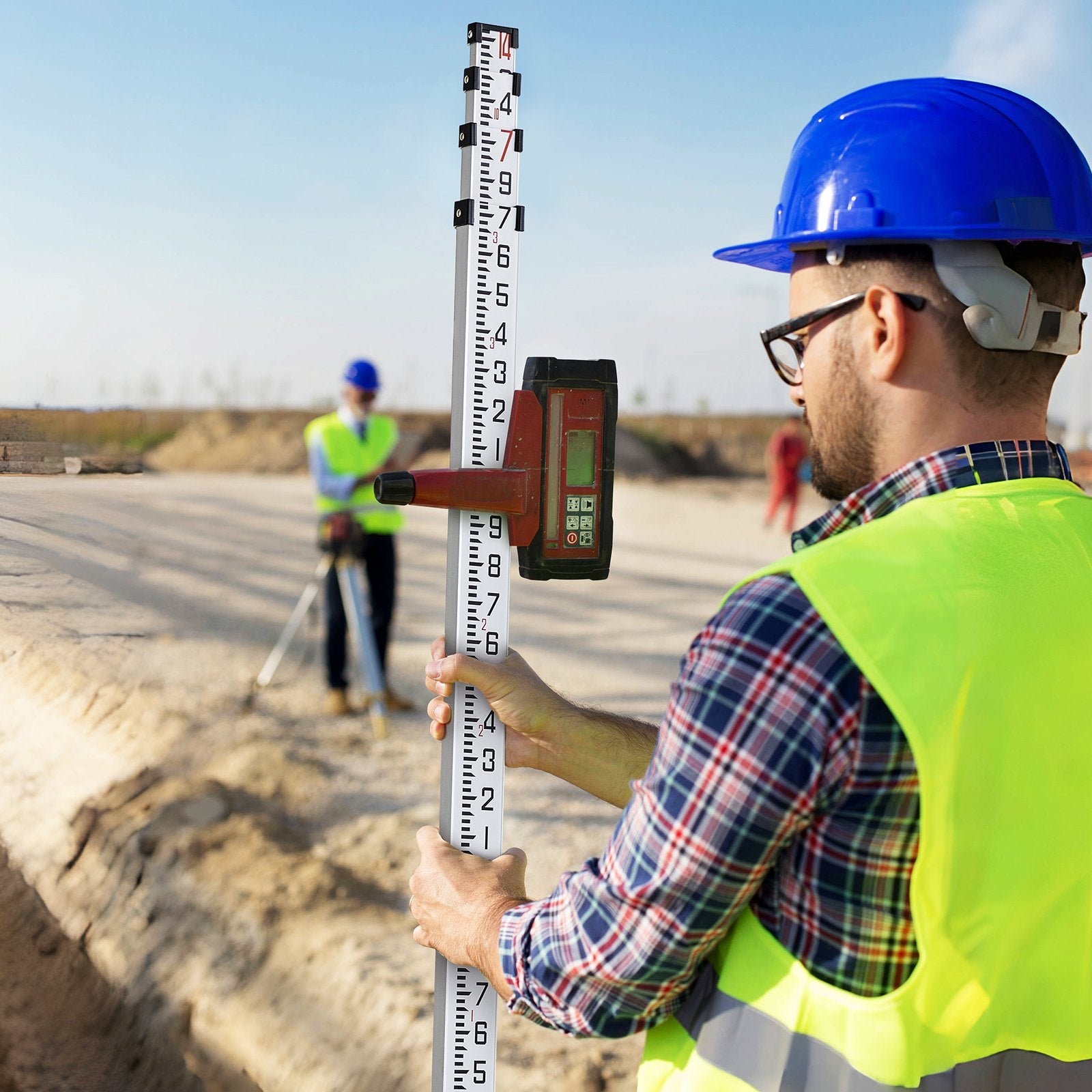 VEVOR Measuring Rod 14-Feet/10ths 6 Sections Telescopic Grade Rod 1/10 ft w/ Bag