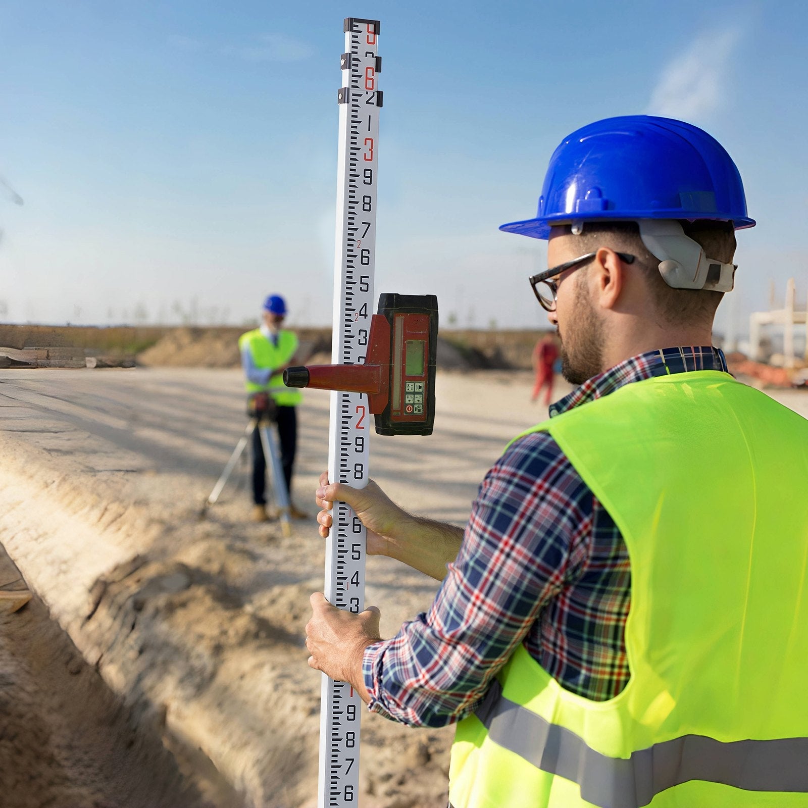 VEVOR Measuring Rod 9-Feet/10ths 3 Sections Telescopic Grade Rod 1/10ft w/ Bag